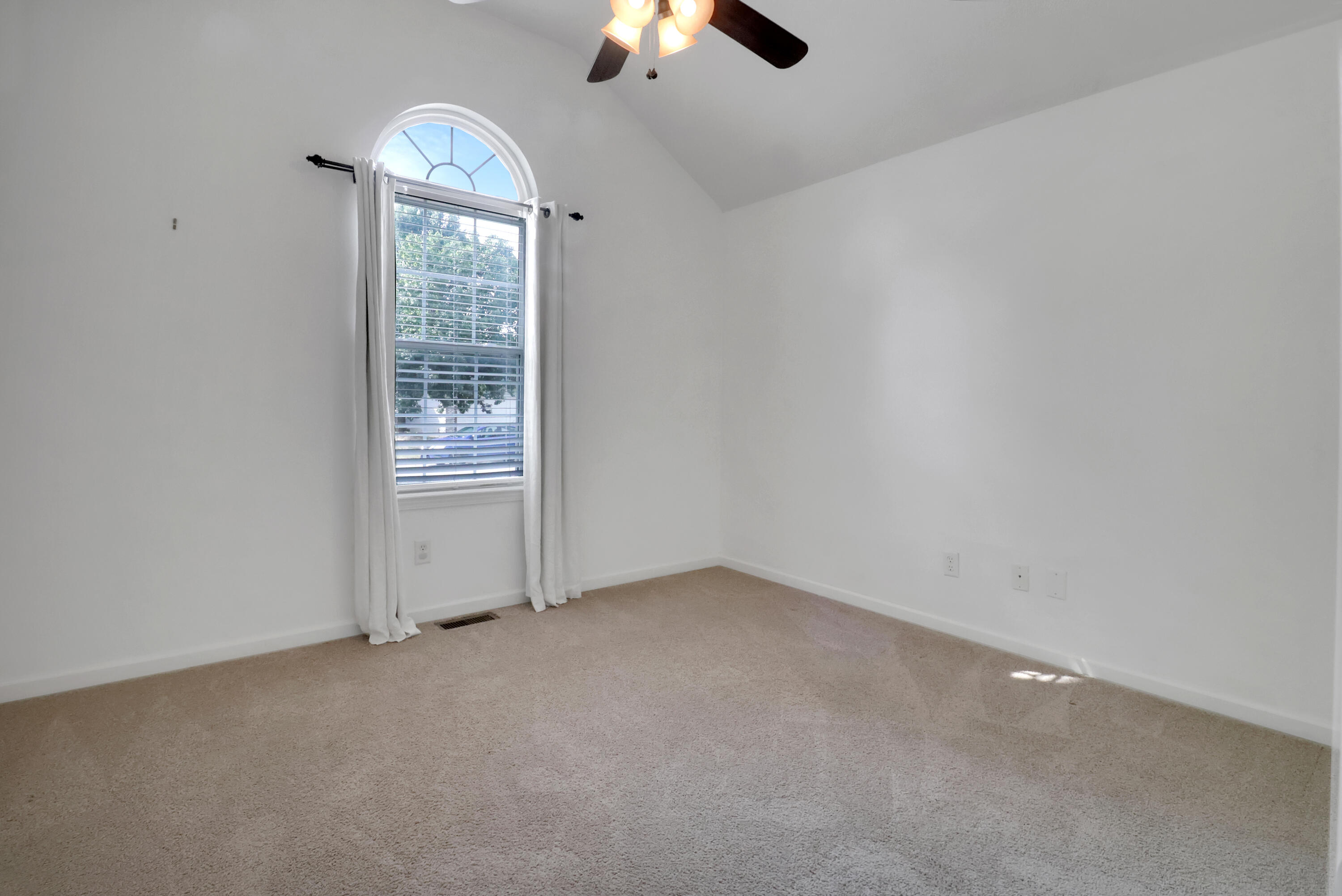 4833 North Kensington Drive Property Photo 27