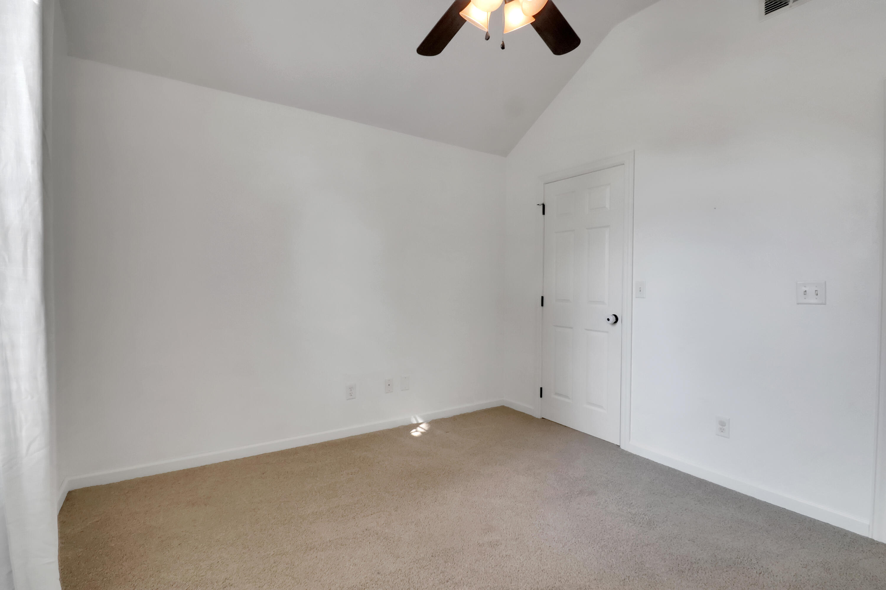 4833 North Kensington Drive Property Photo 27