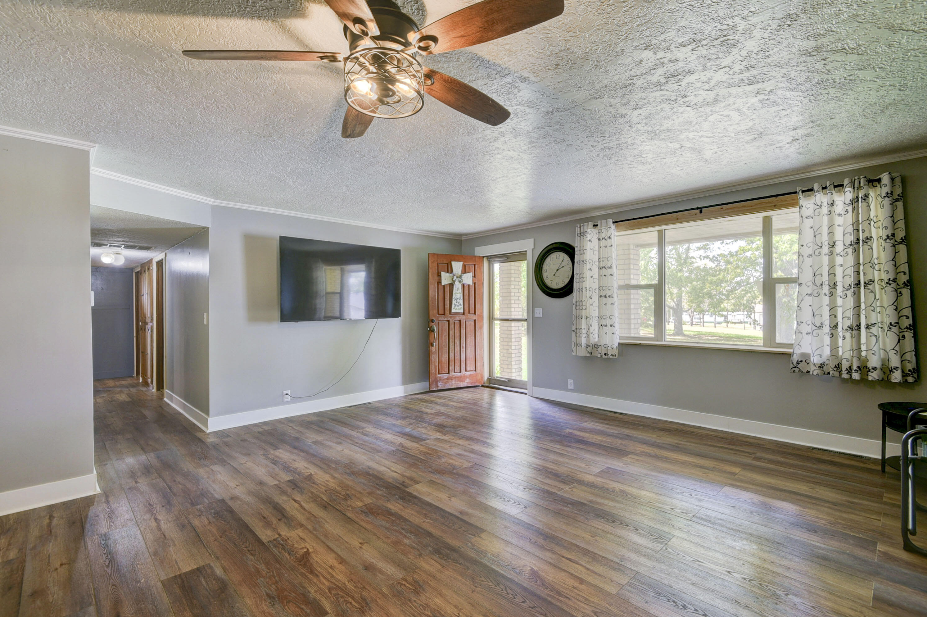 412 South Old Wire Road Property Photo 5