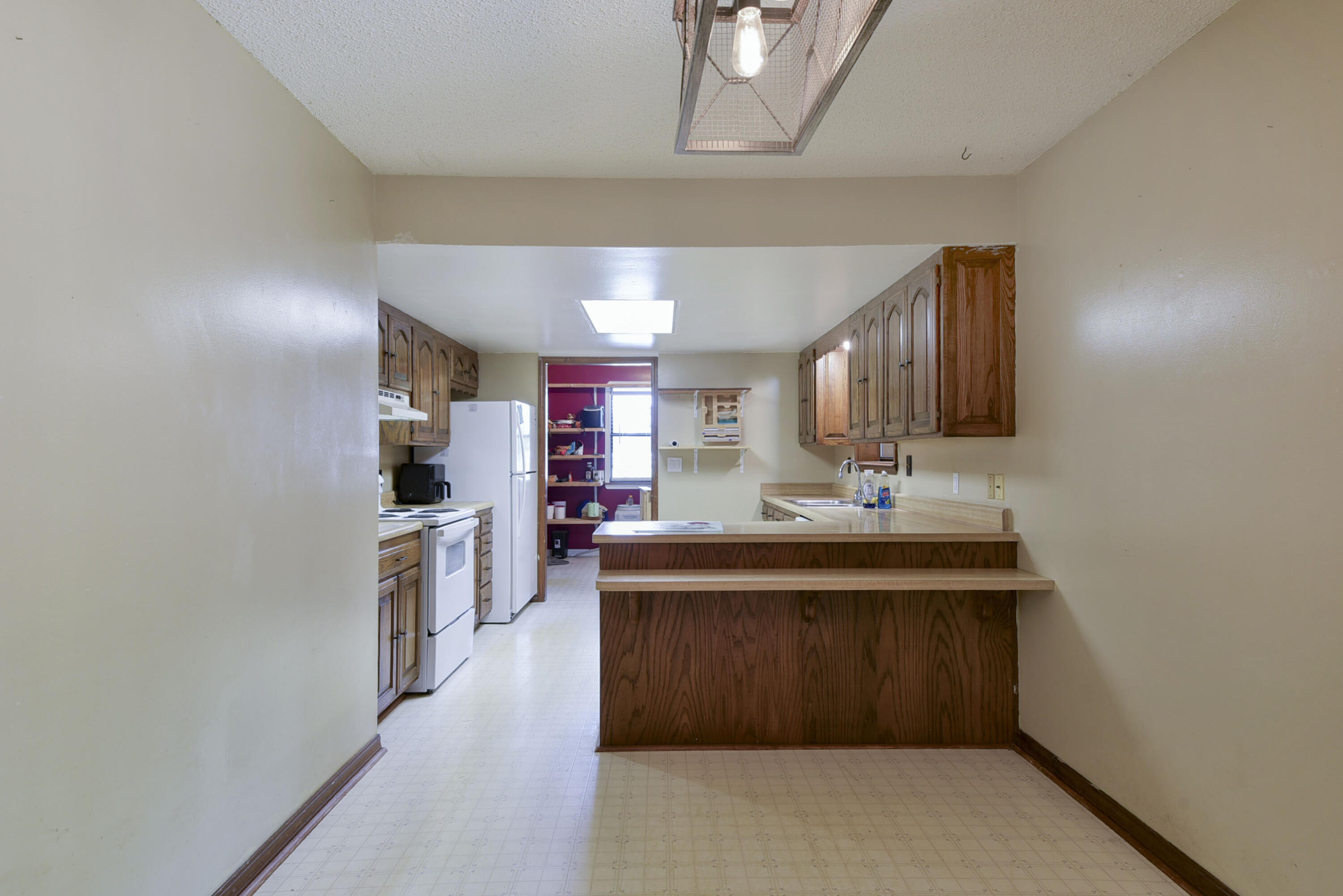412 South Old Wire Road Property Photo 7