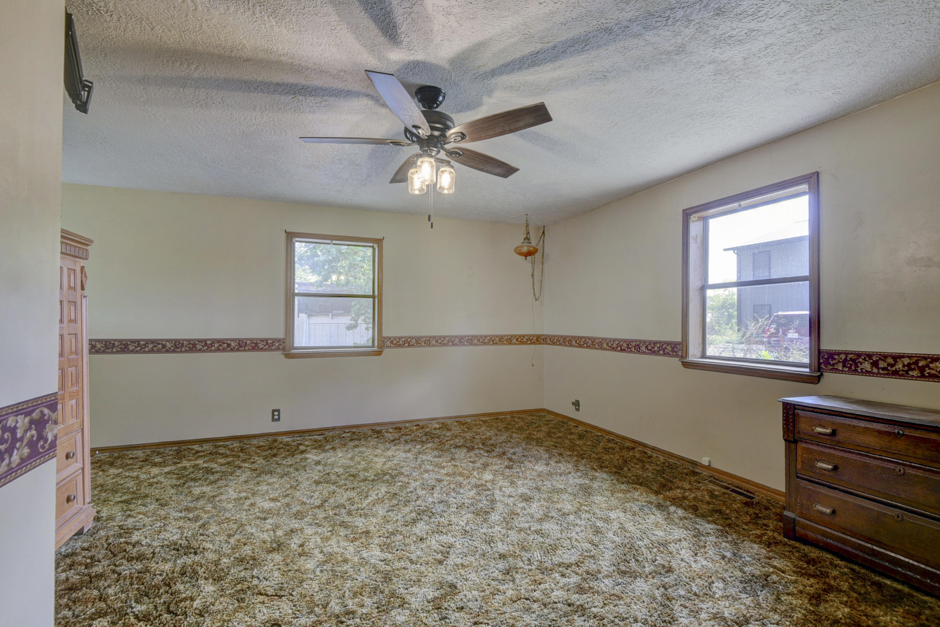 412 South Old Wire Road Property Photo 19