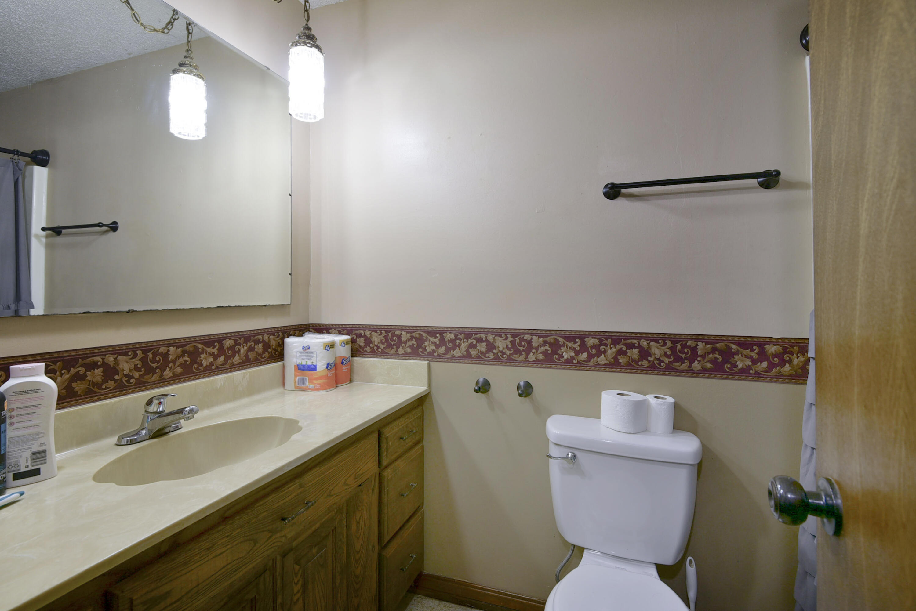 412 South Old Wire Road Property Photo 23