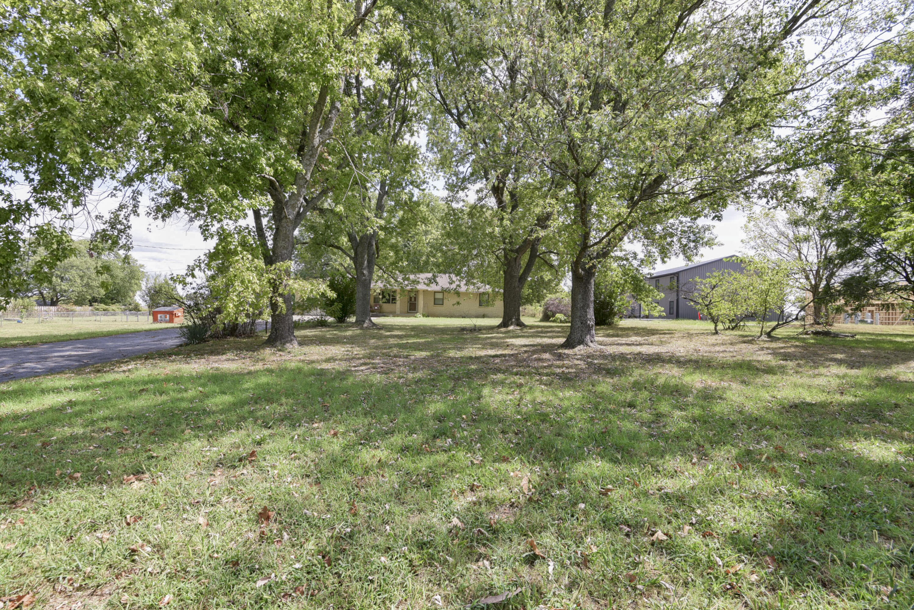 412 South Old Wire Road Property Photo 28