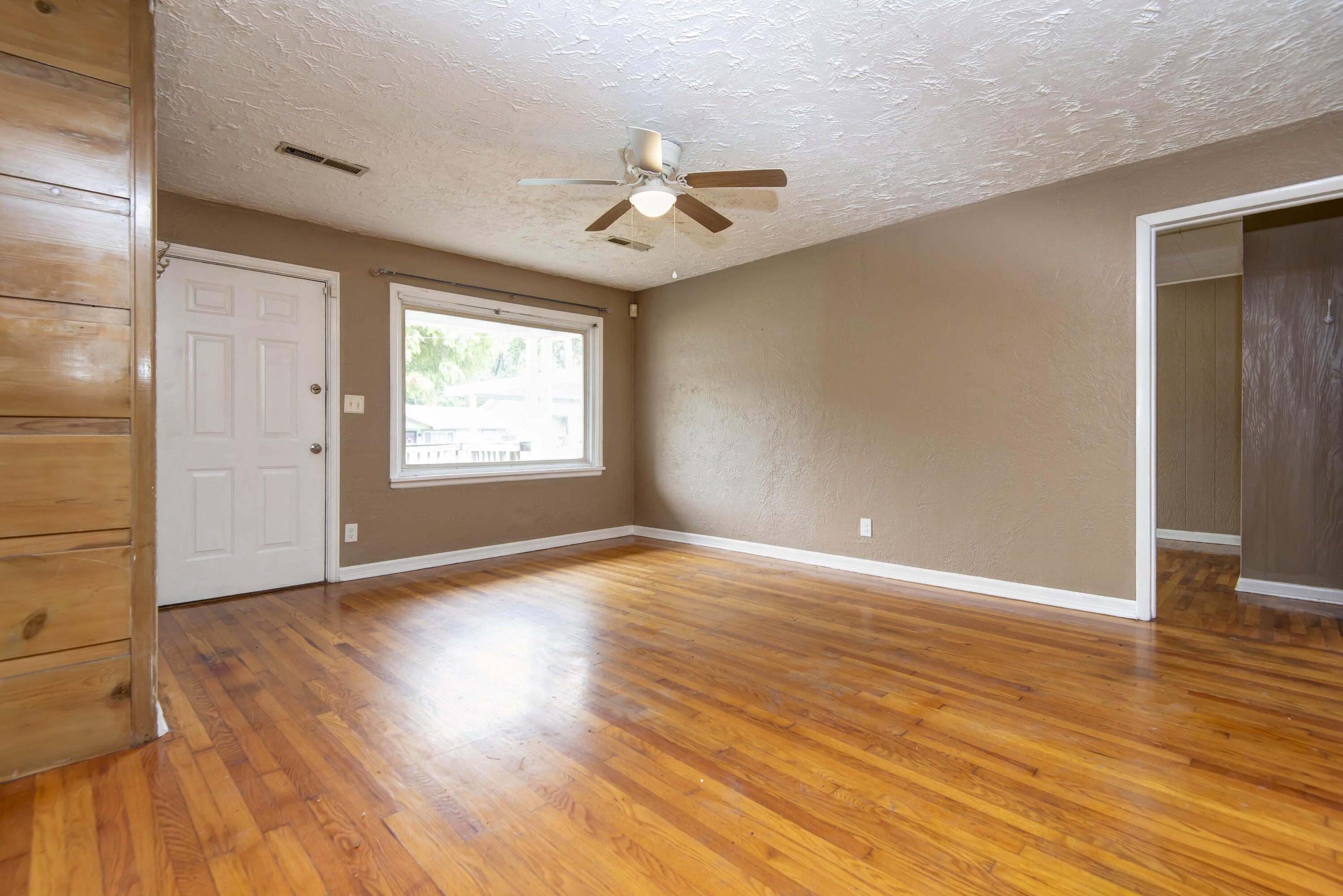 1610 East Cairo Street Property Photo 3