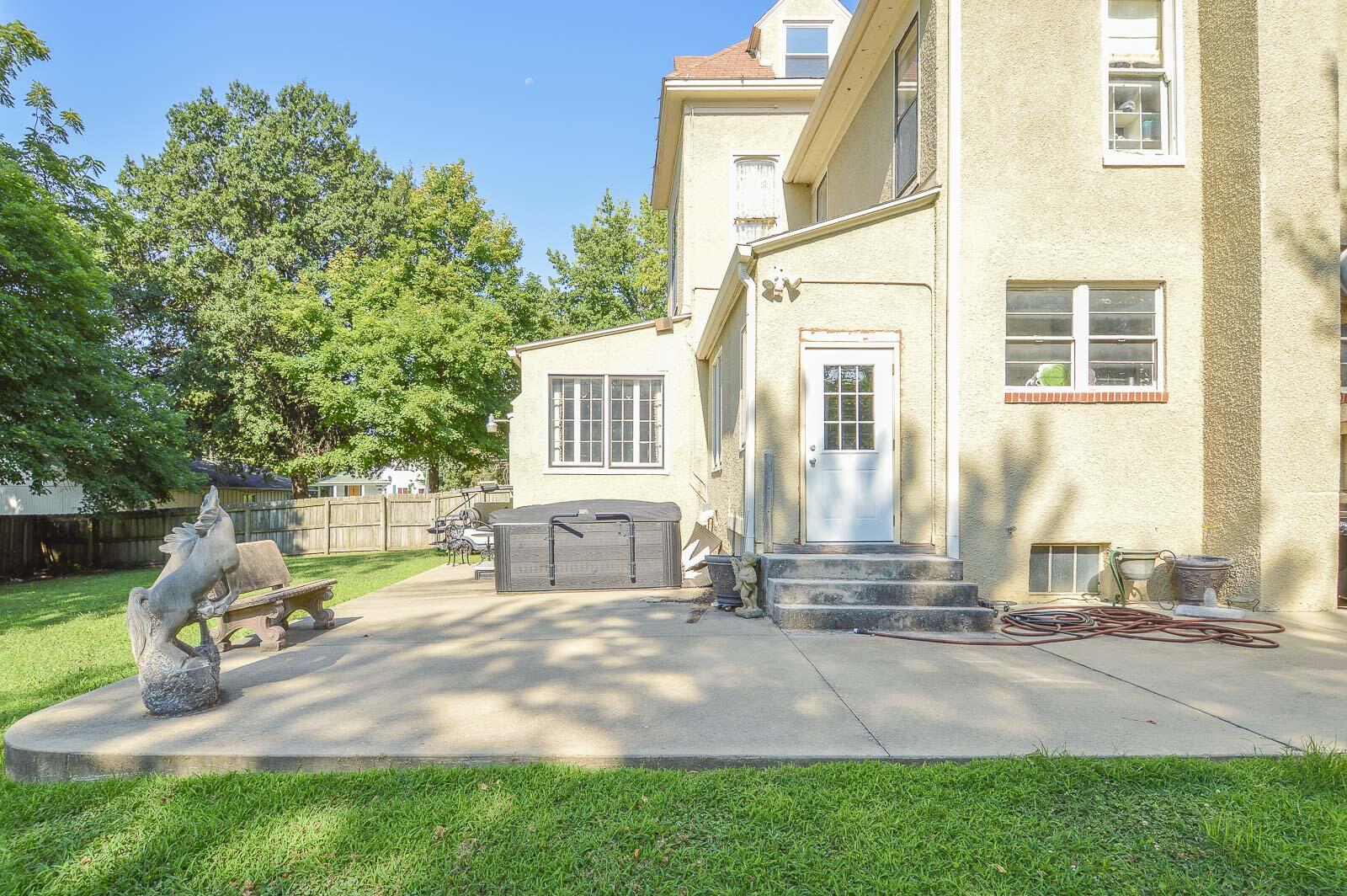924 North Main Avenue Property Photo 9