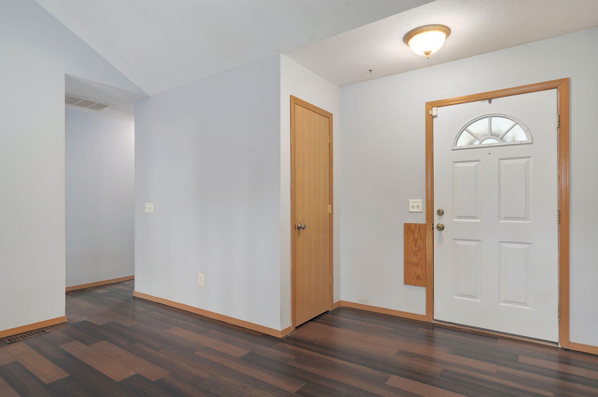 1560 South Timbercreek Avenue Property Photo 6