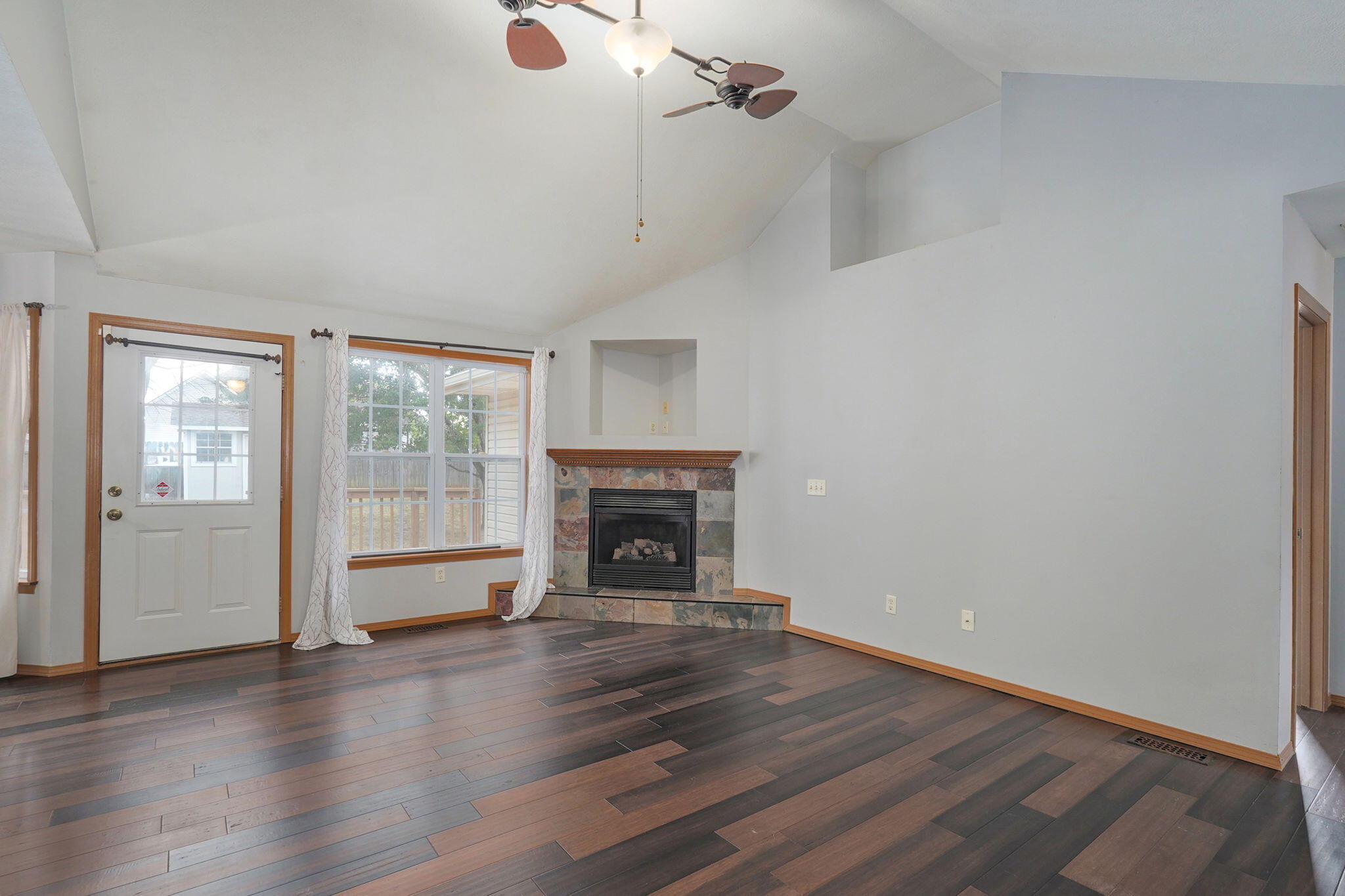 1560 South Timbercreek Avenue Property Photo 7