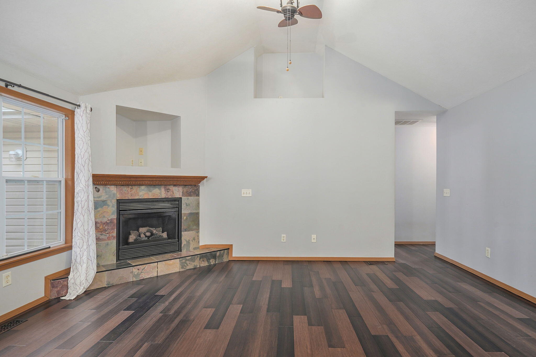 1560 South Timbercreek Avenue Property Photo 11
