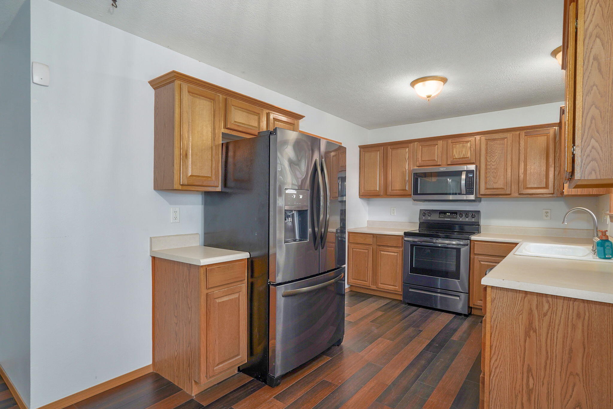 1560 South Timbercreek Avenue Property Photo 12