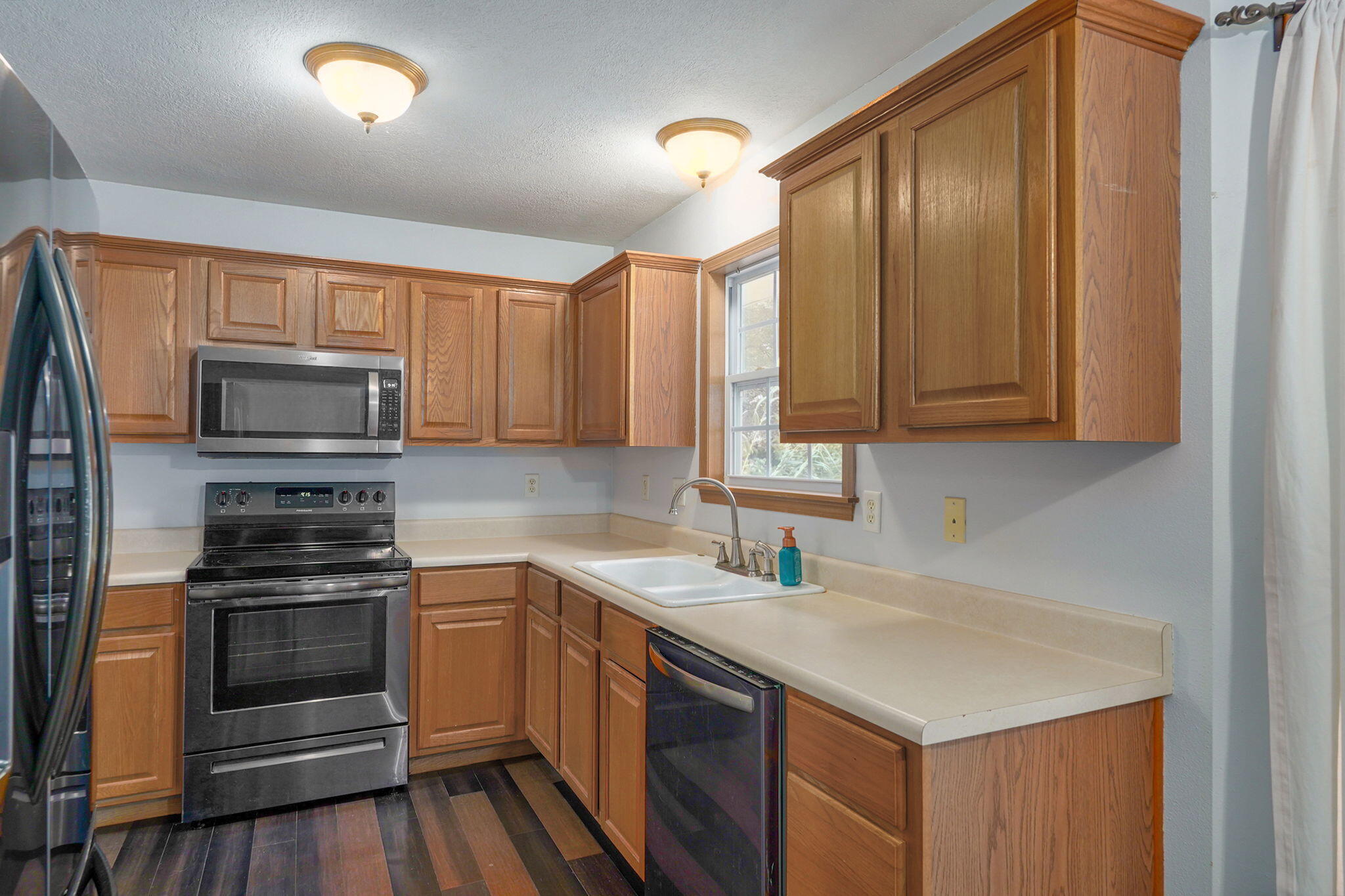 1560 South Timbercreek Avenue Property Photo 13