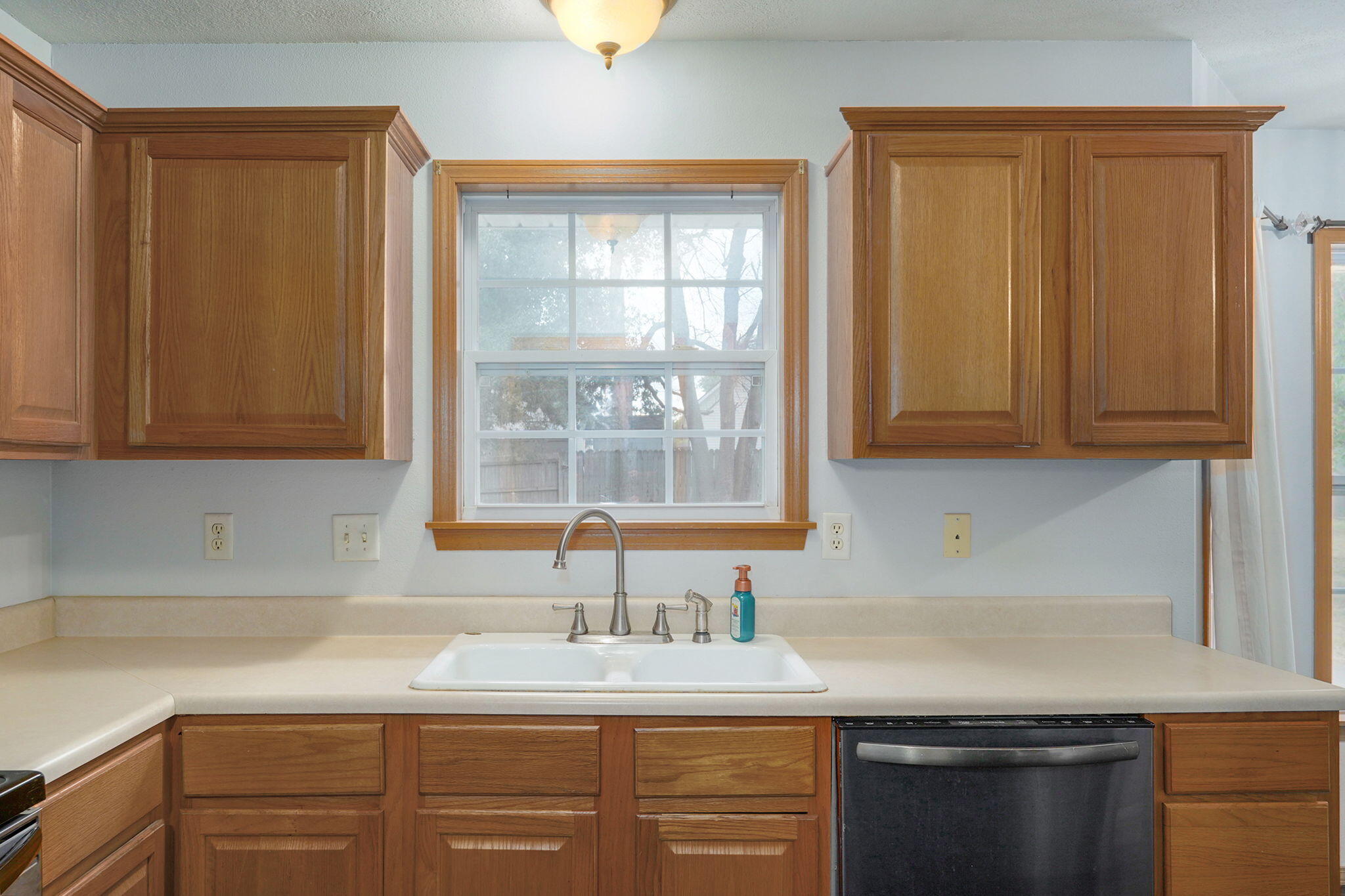 1560 South Timbercreek Avenue Property Photo 15