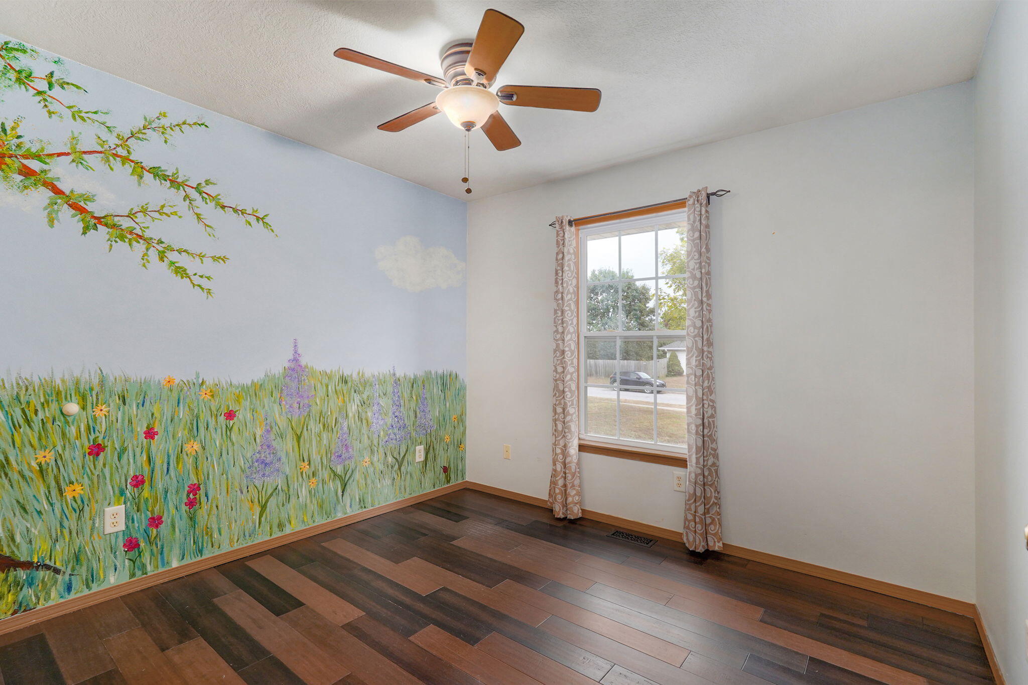 1560 South Timbercreek Avenue Property Photo 22