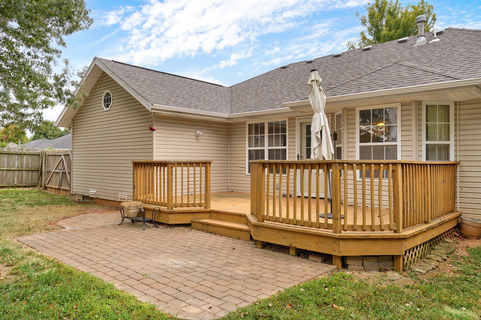 1560 South Timbercreek Avenue Property Photo 25