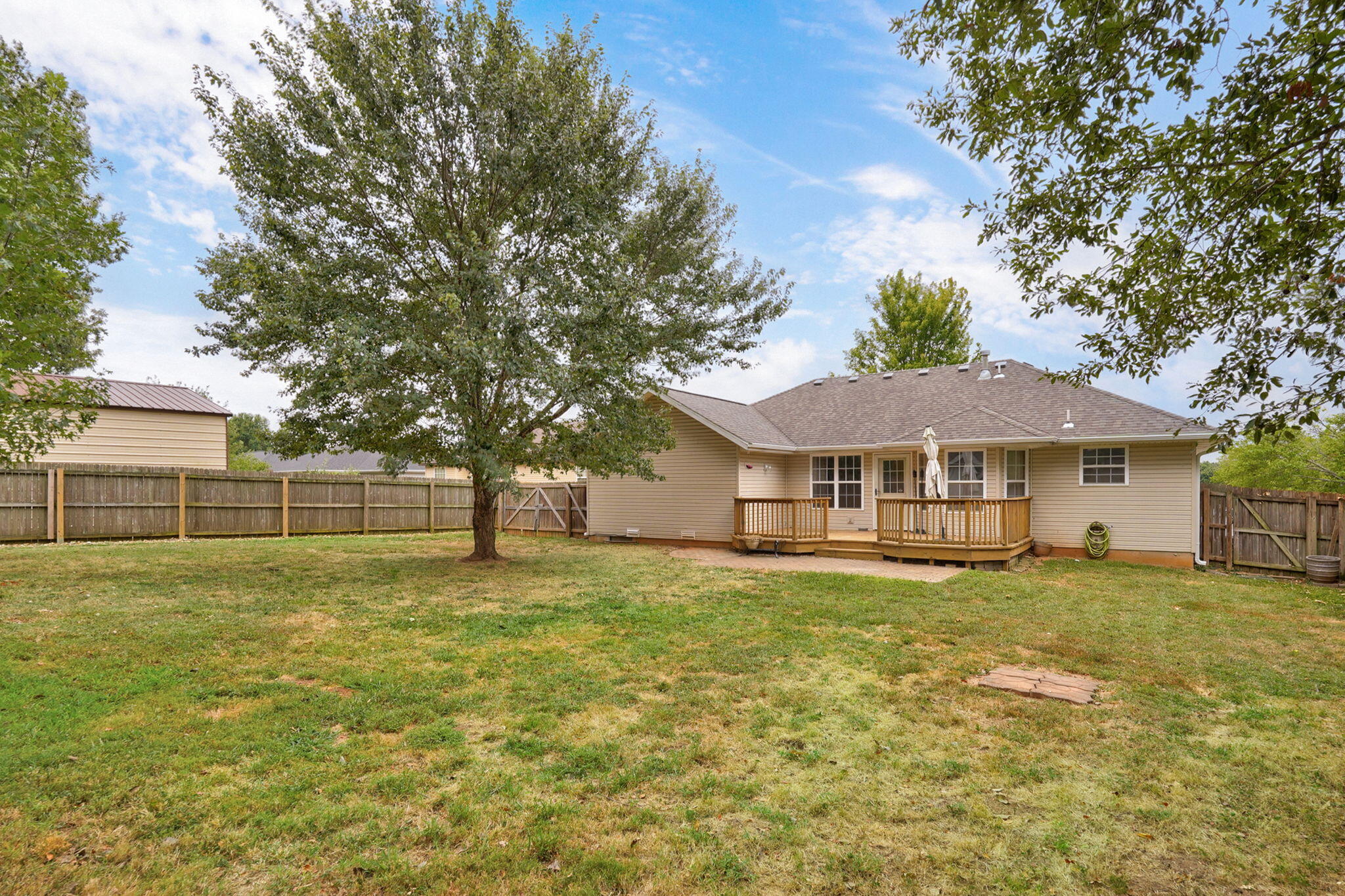 1560 South Timbercreek Avenue Property Photo 28