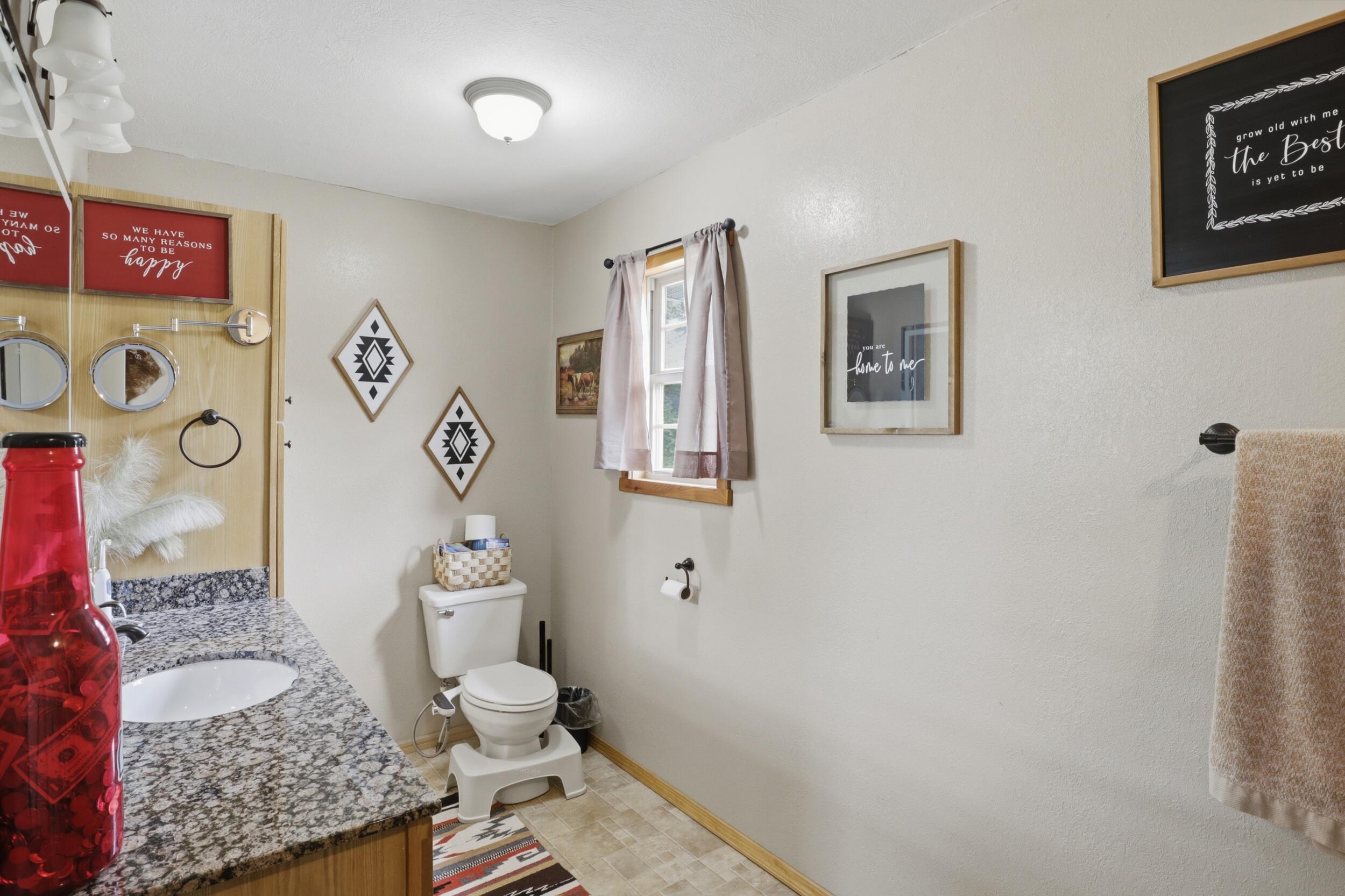 16464 100 Property Photo 22