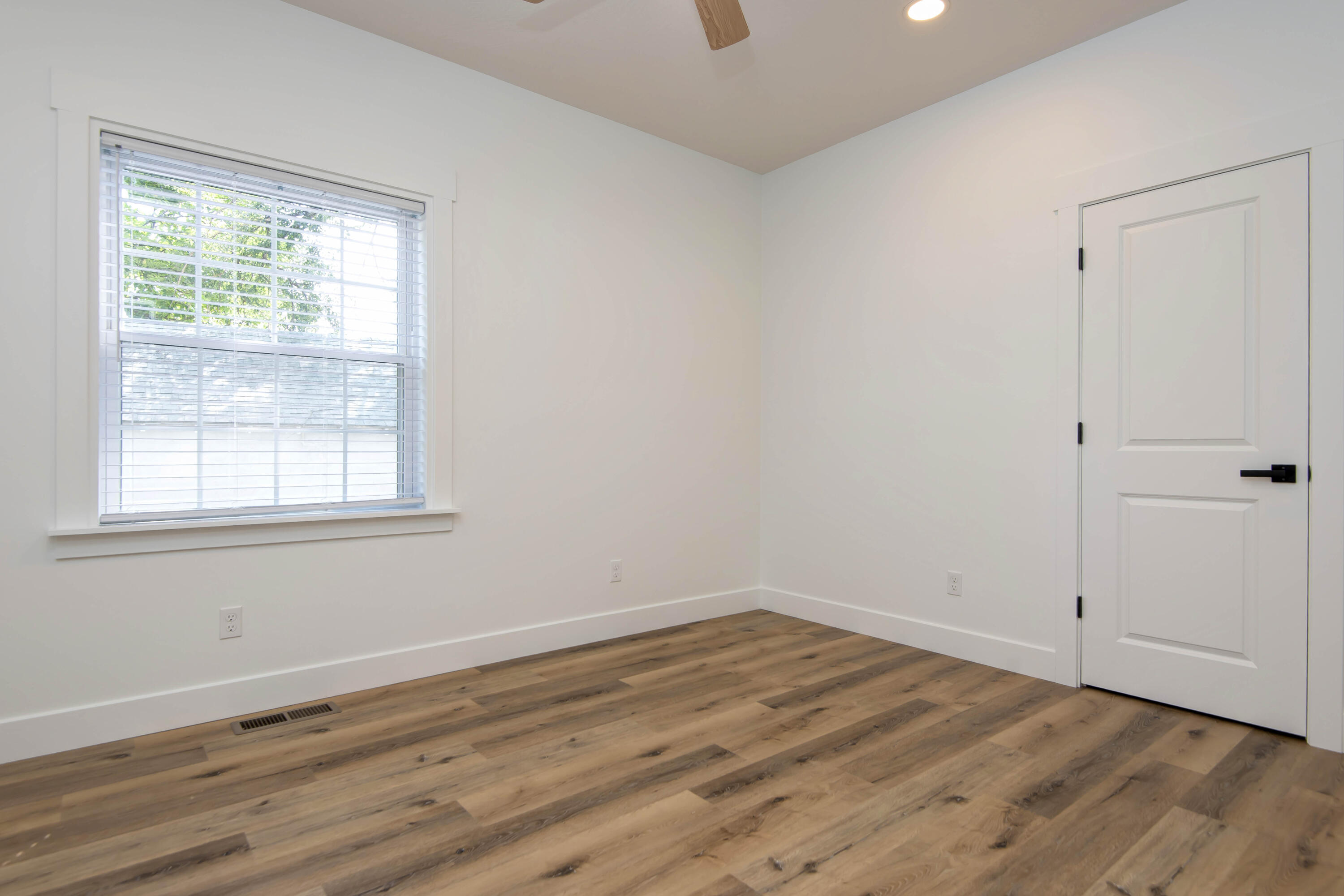 2930 West Olive Street Property Photo 21