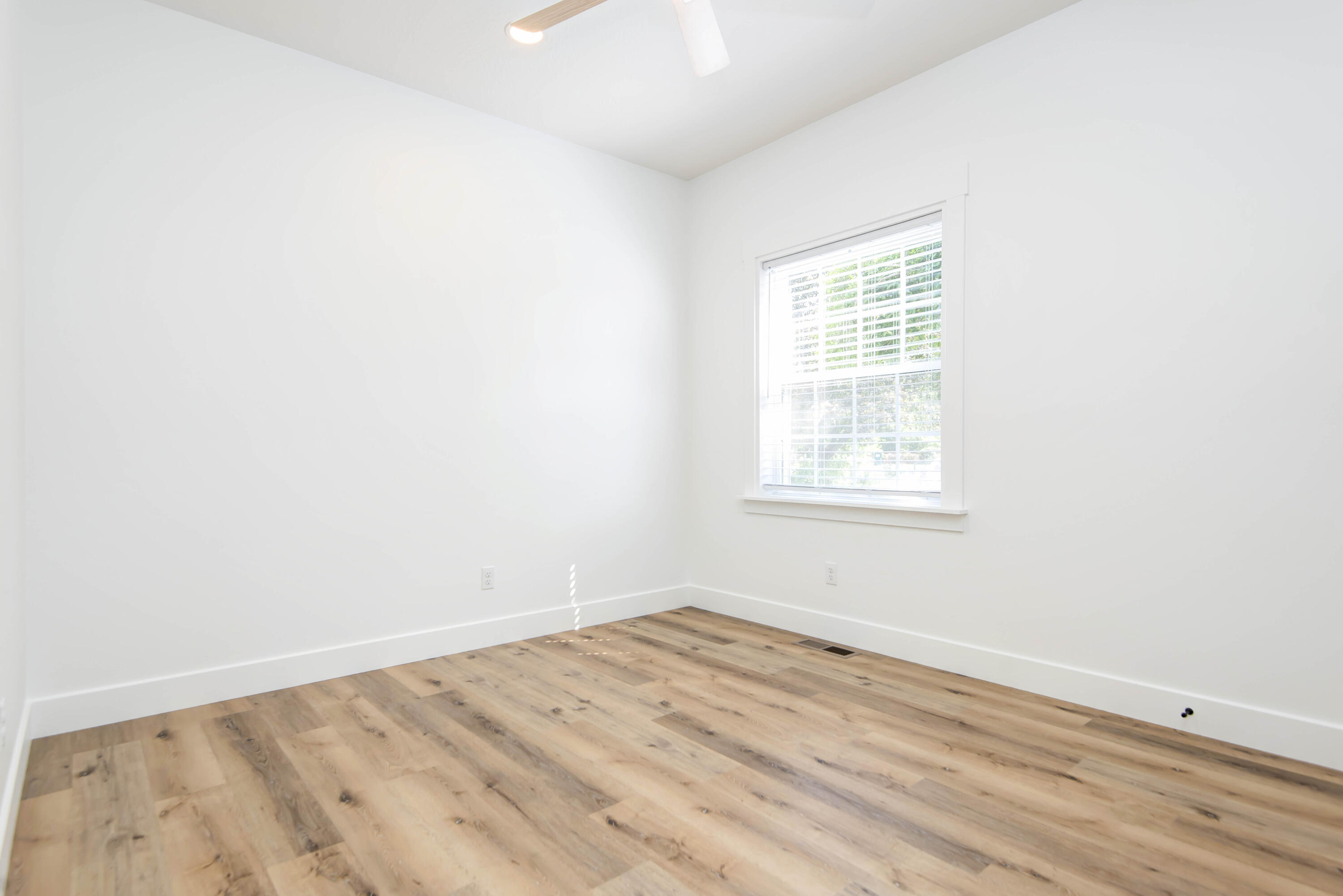2930 West Olive Street Property Photo 22