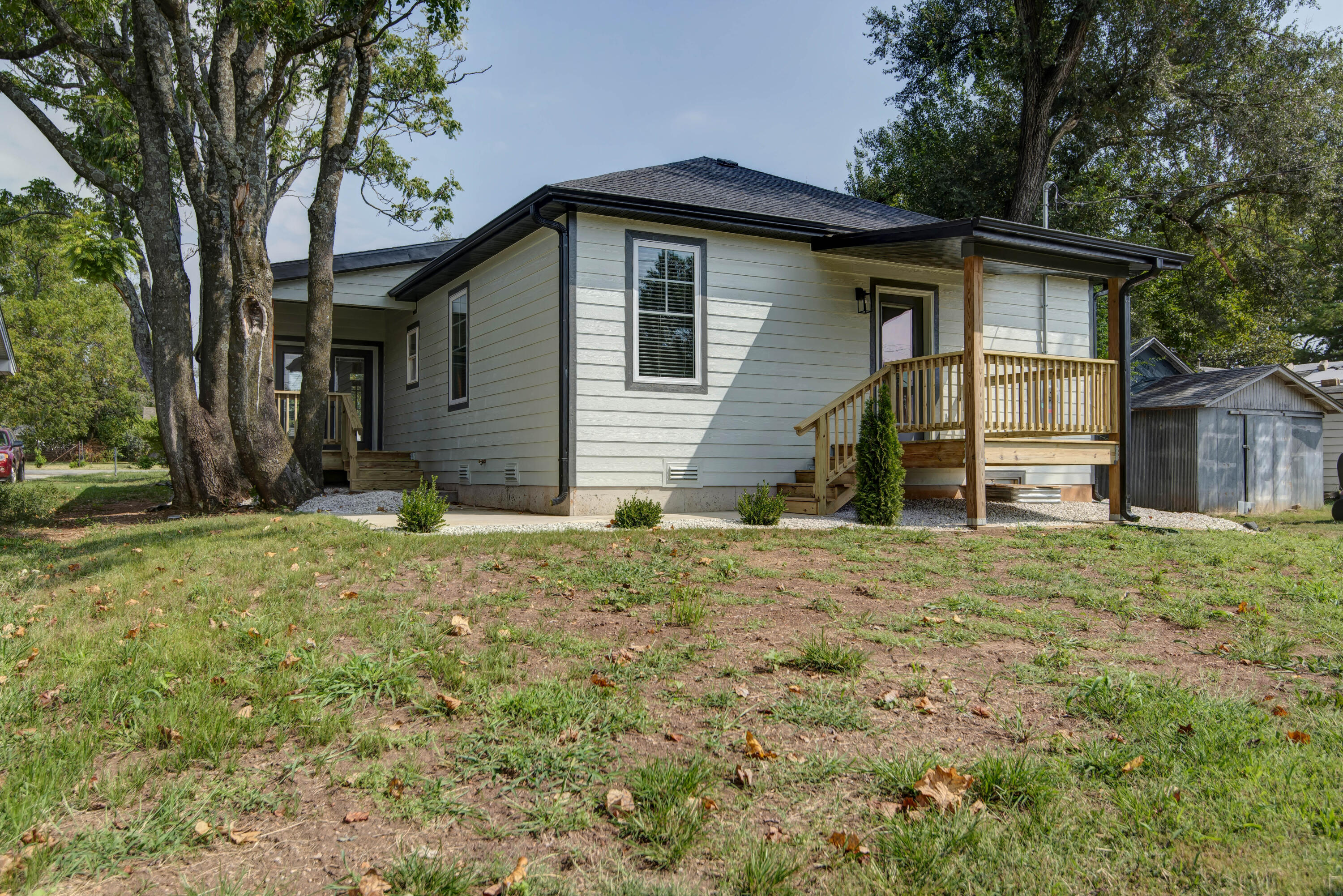 2930 West Olive Street Property Photo 26