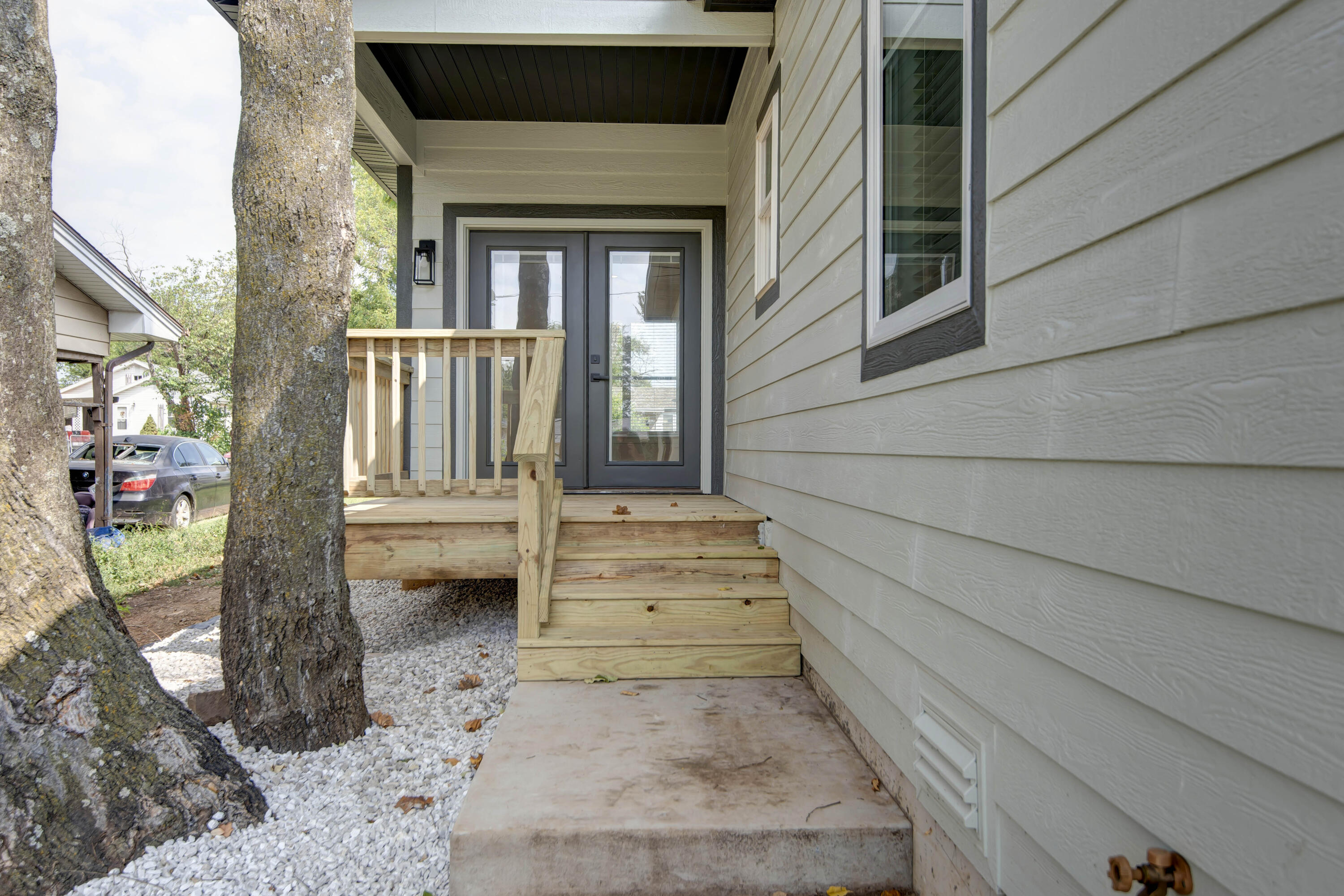 2930 West Olive Street Property Photo 28