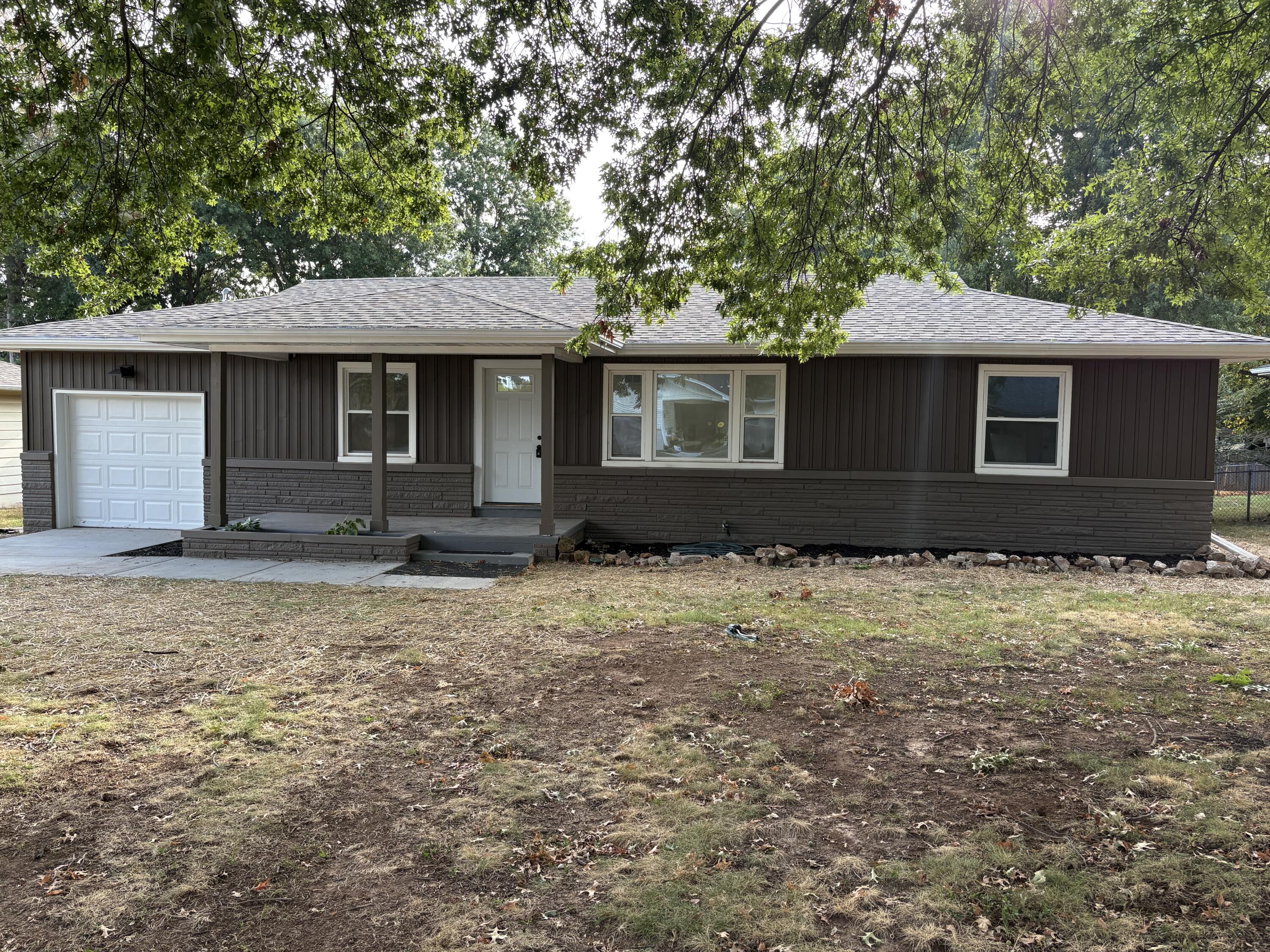 1732 South Lancaster Avenue Property Photo 2