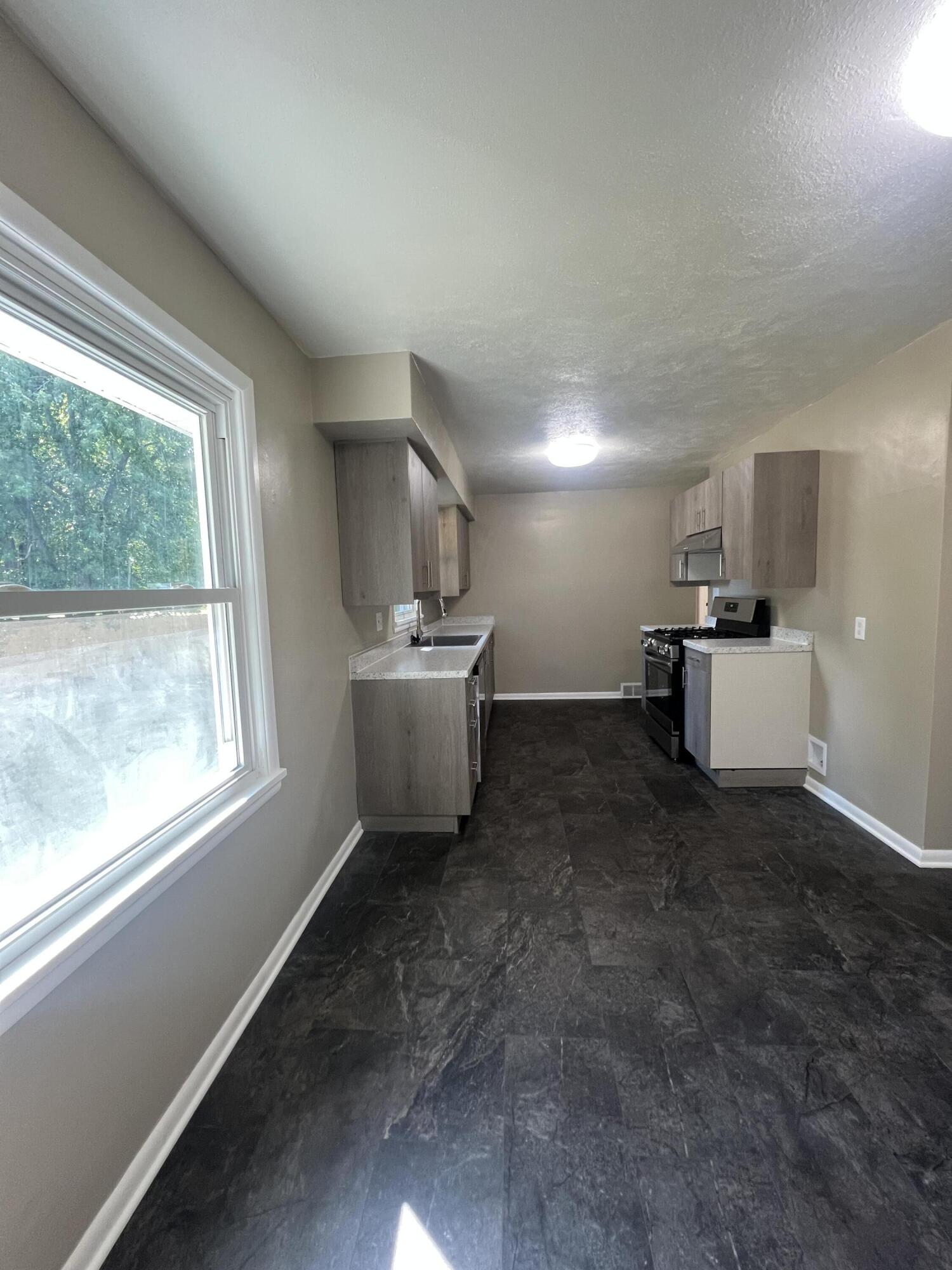 1732 South Lancaster Avenue Property Photo 8
