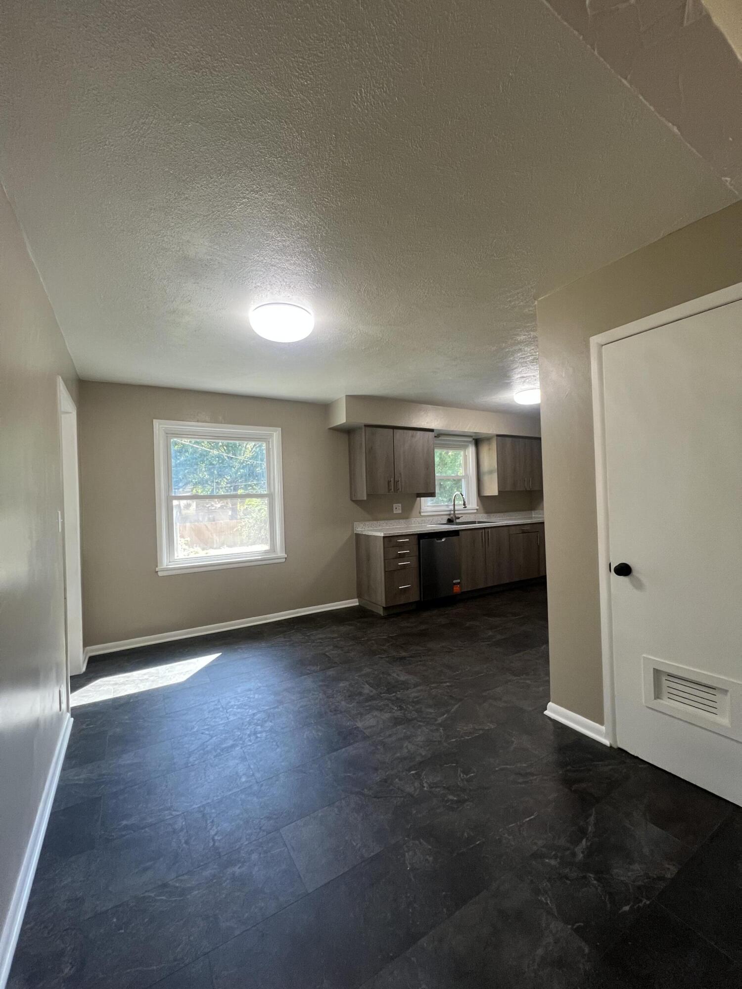 1732 South Lancaster Avenue Property Photo 9