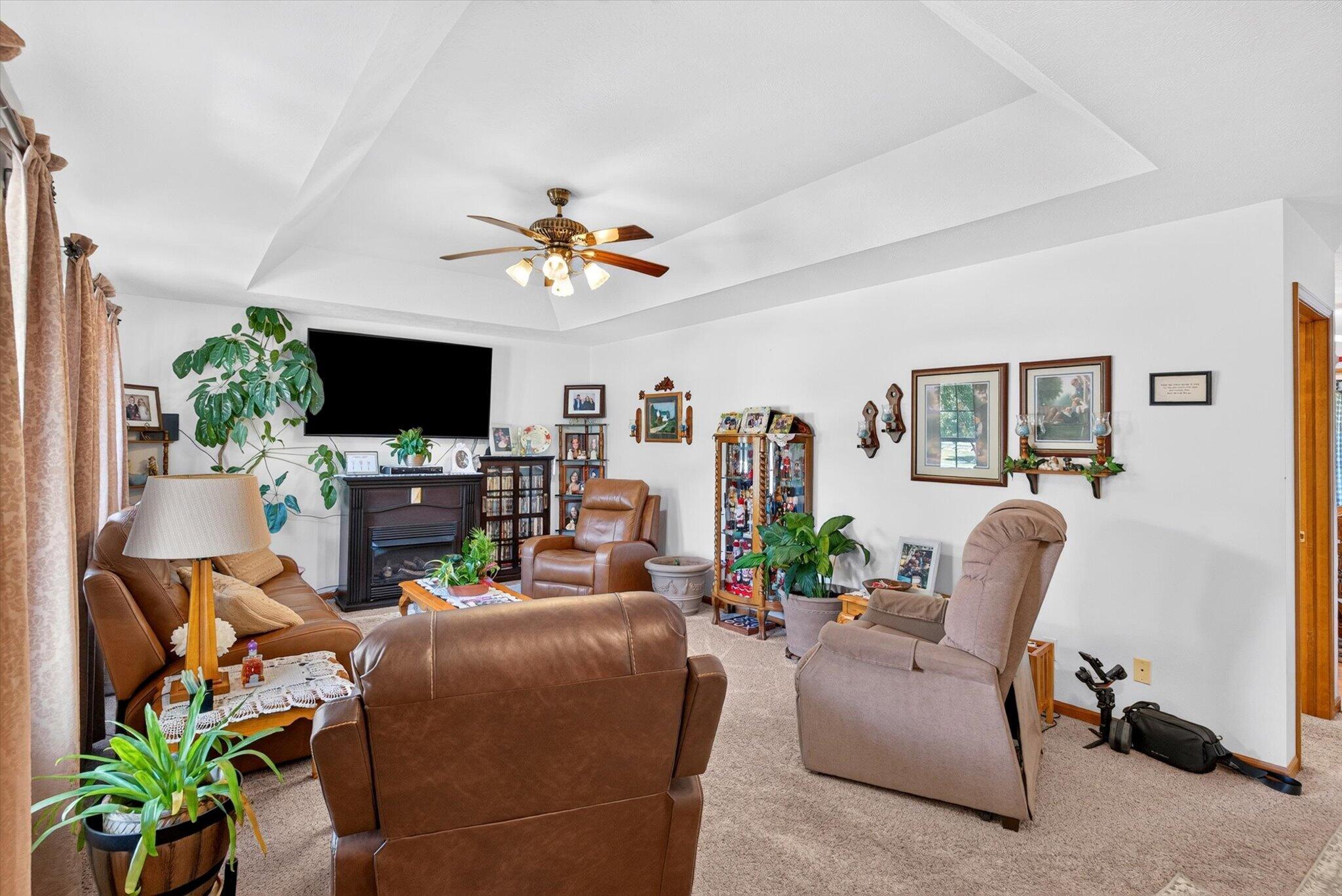 4273 Highway P Property Photo 6