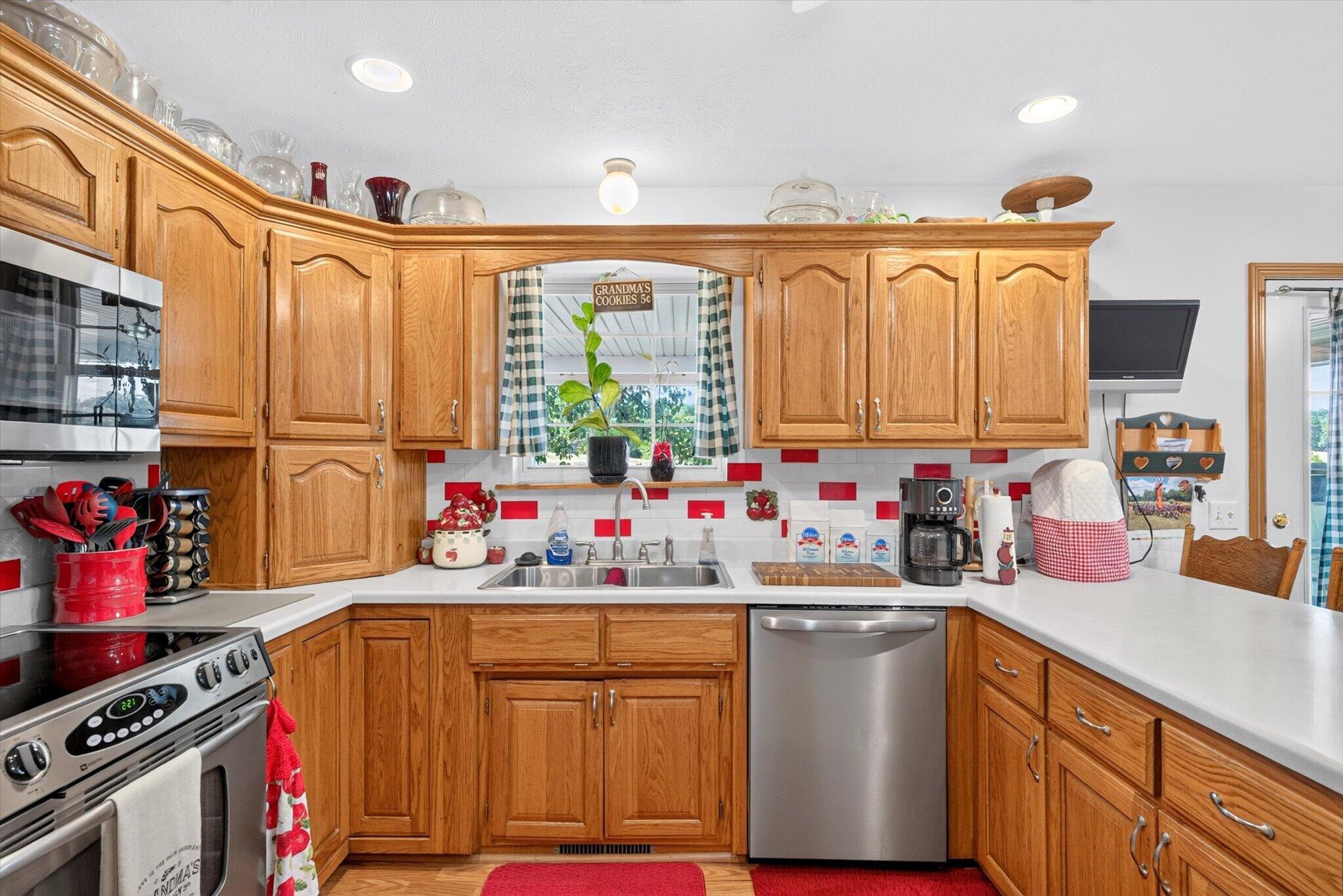 4273 Highway P Property Photo 10