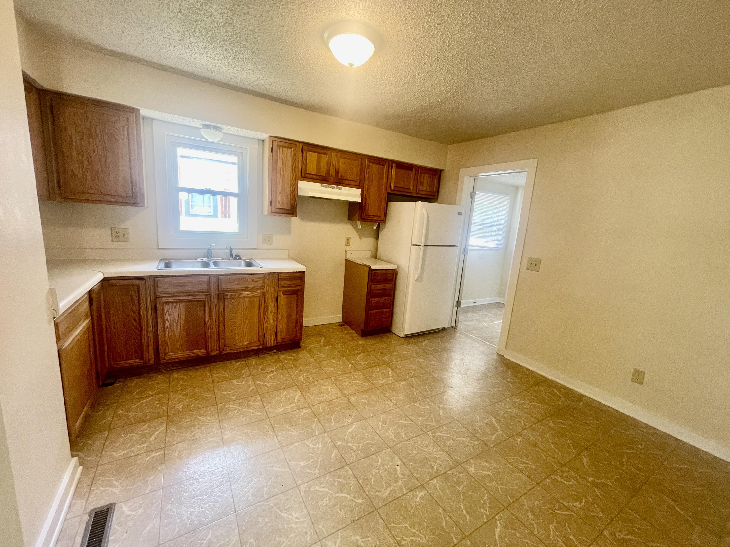 2423 North Fremont Avenue Property Photo 3