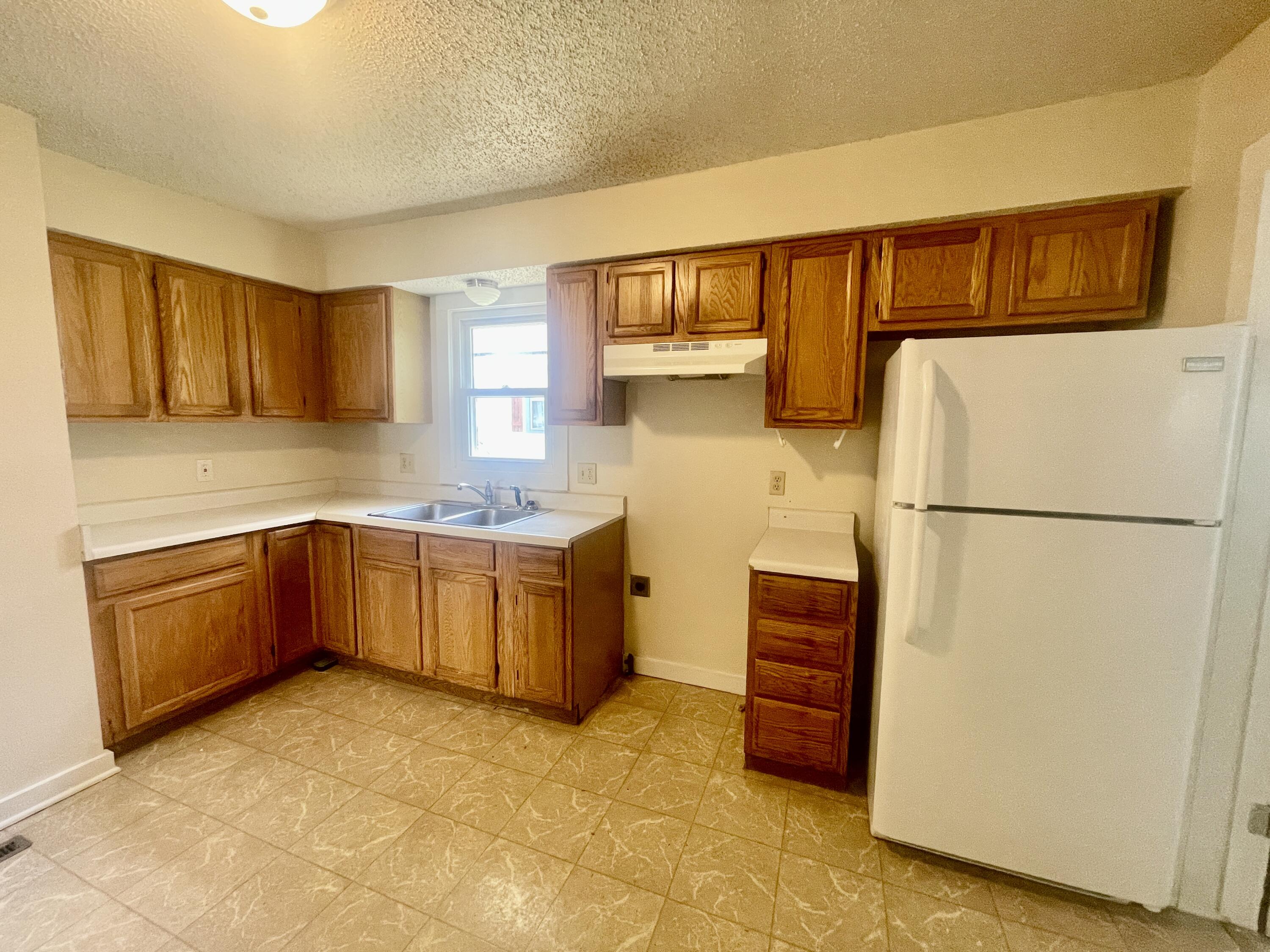 2423 North Fremont Avenue Property Photo 4