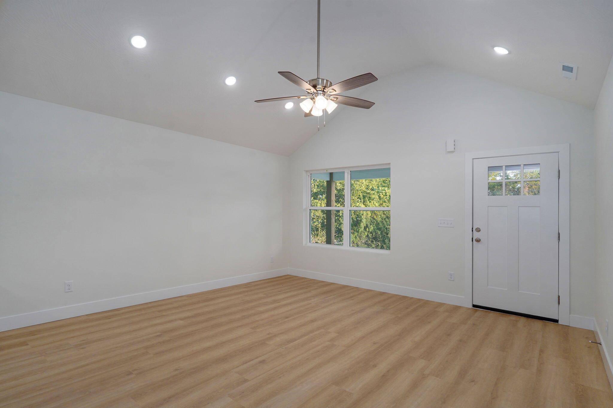 3307 West Lombard Street Property Photo 6