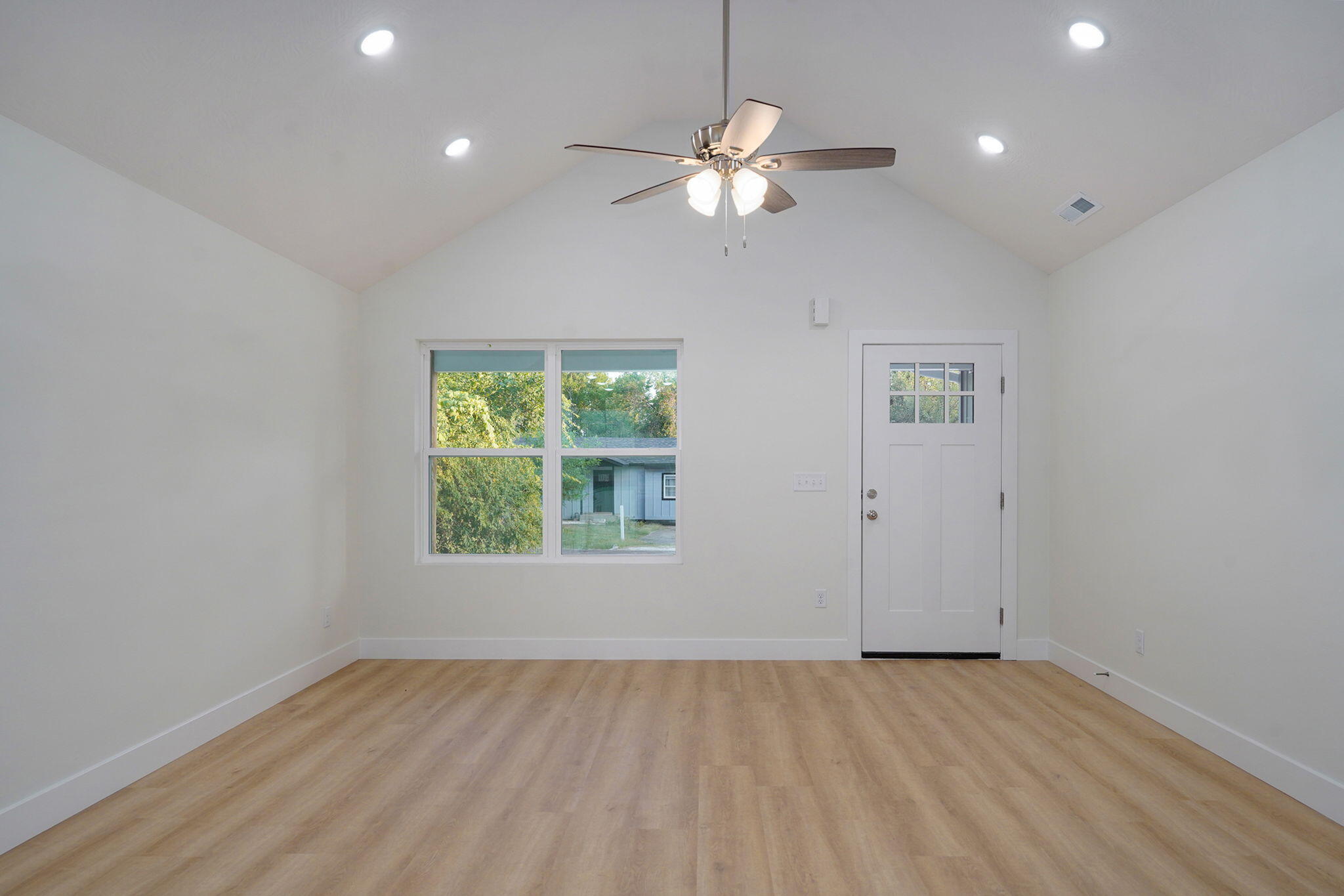 3307 West Lombard Street Property Photo 7