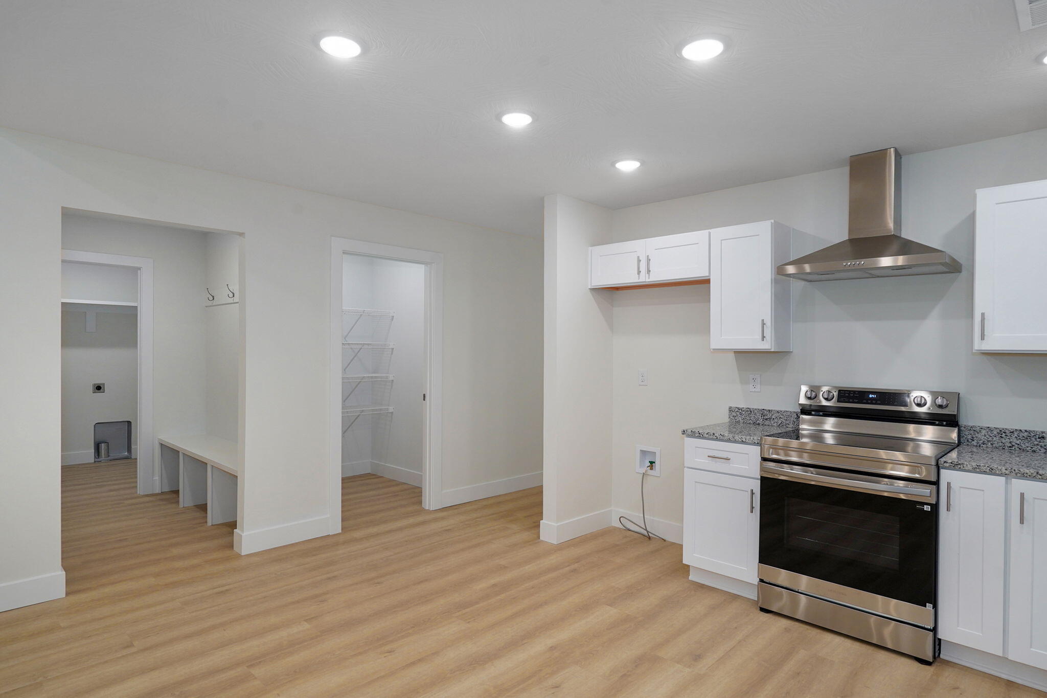 3307 West Lombard Street Property Photo 9