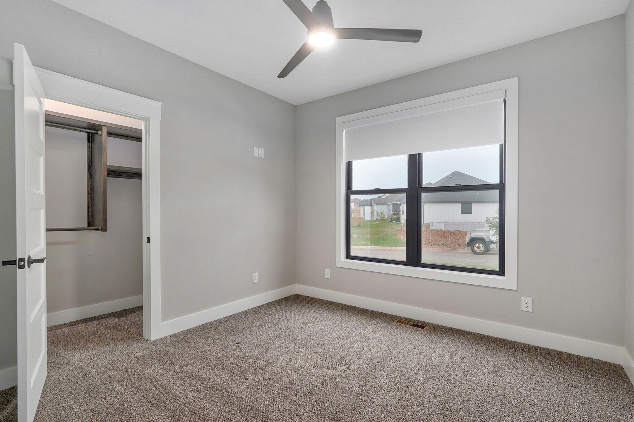 4898 South Sycamore Avenue Property Photo 27