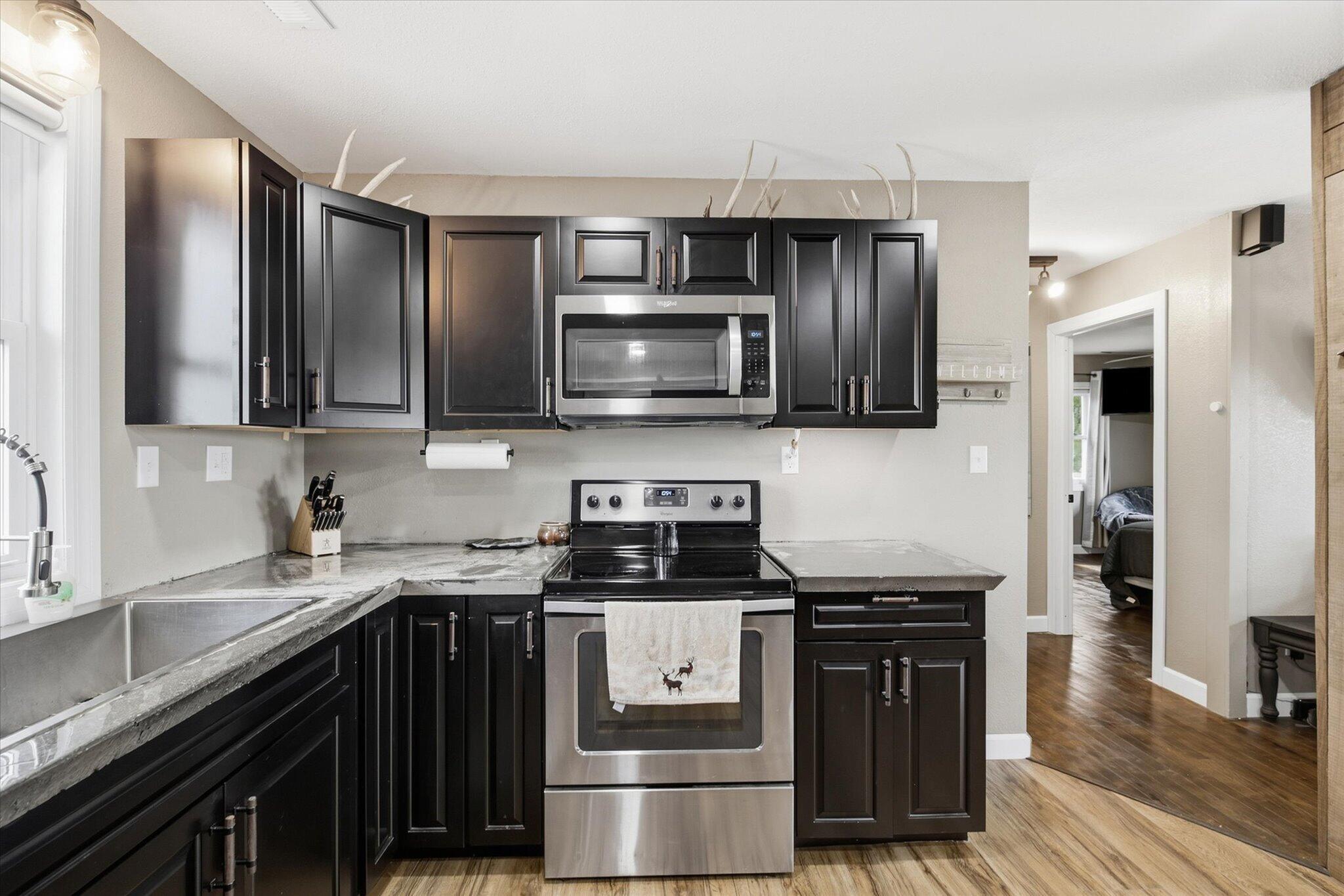 1663 Swan Lane Property Photo 10