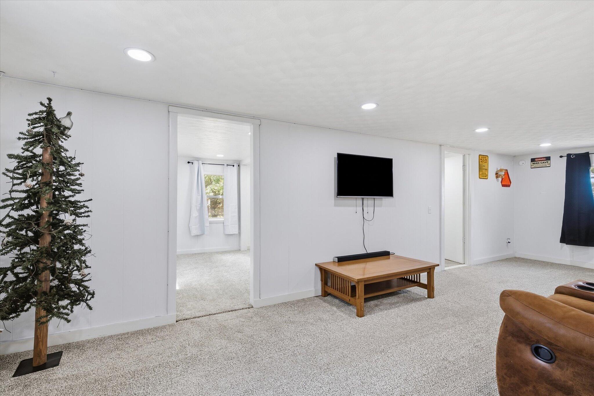 1663 Swan Lane Property Photo 14
