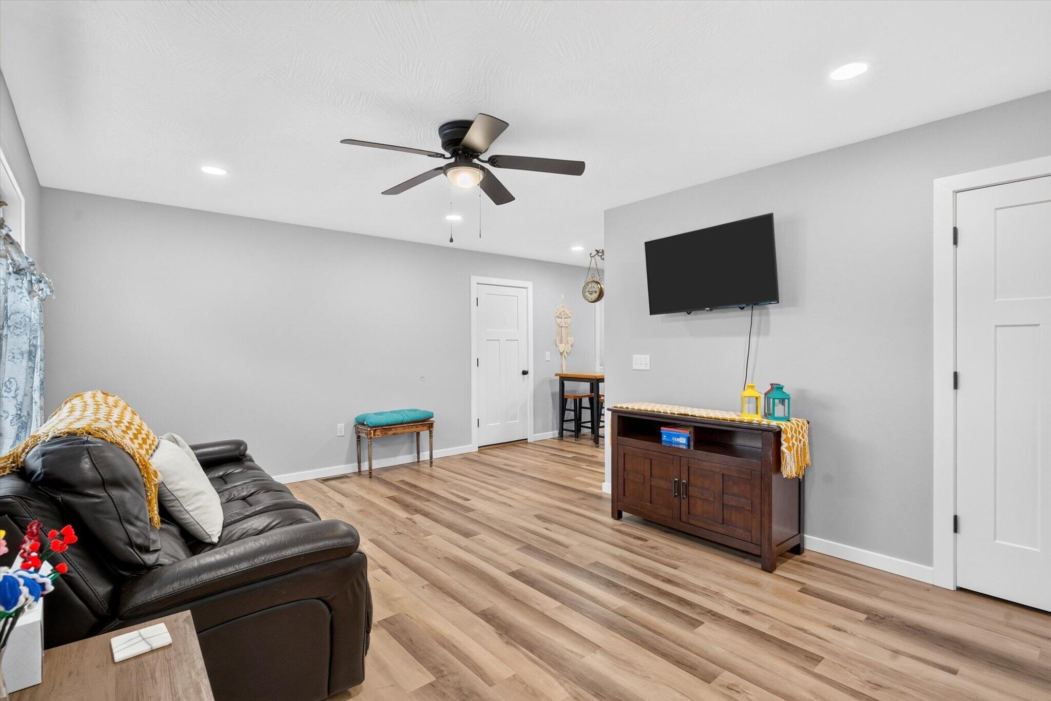 401 West Adamson Street Property Photo 3