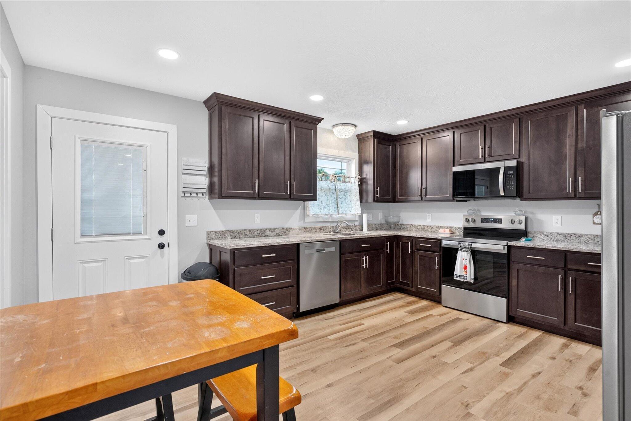 401 West Adamson Street Property Photo 8