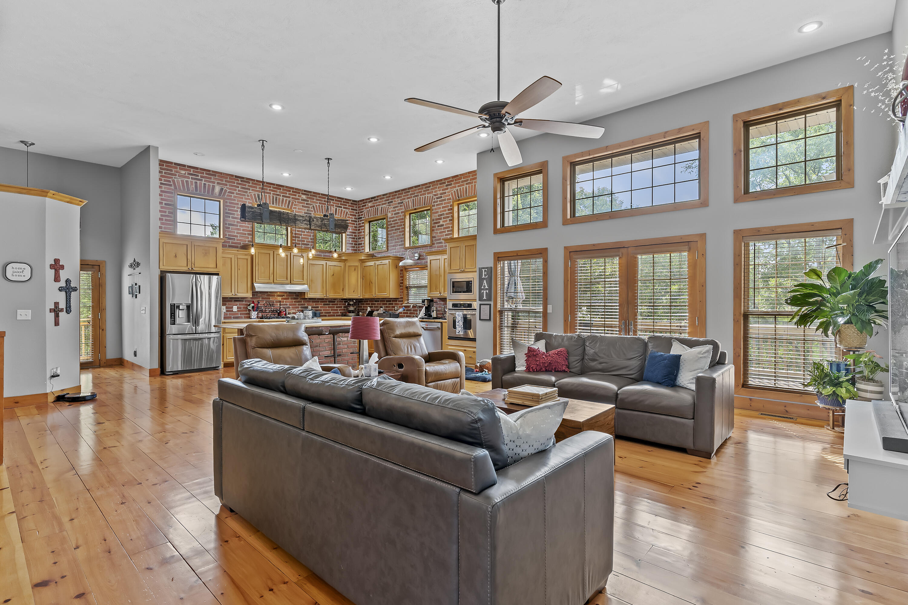 900 East Welch Street Property Photo 6