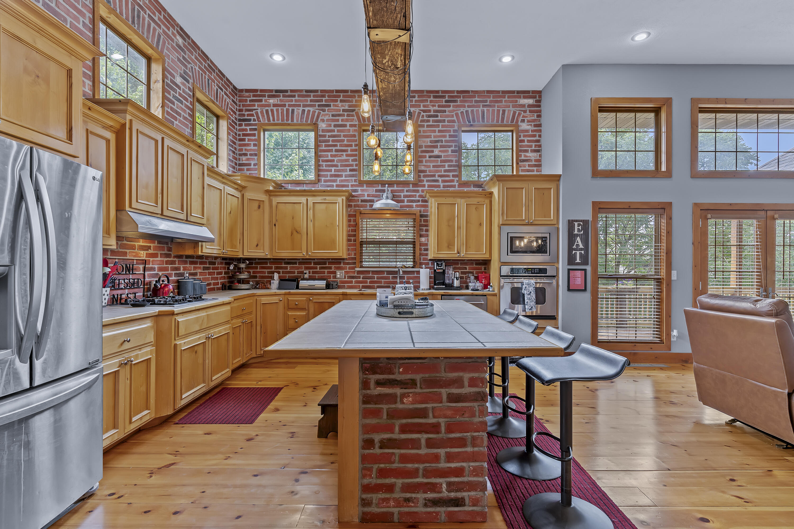 900 East Welch Street Property Photo 11