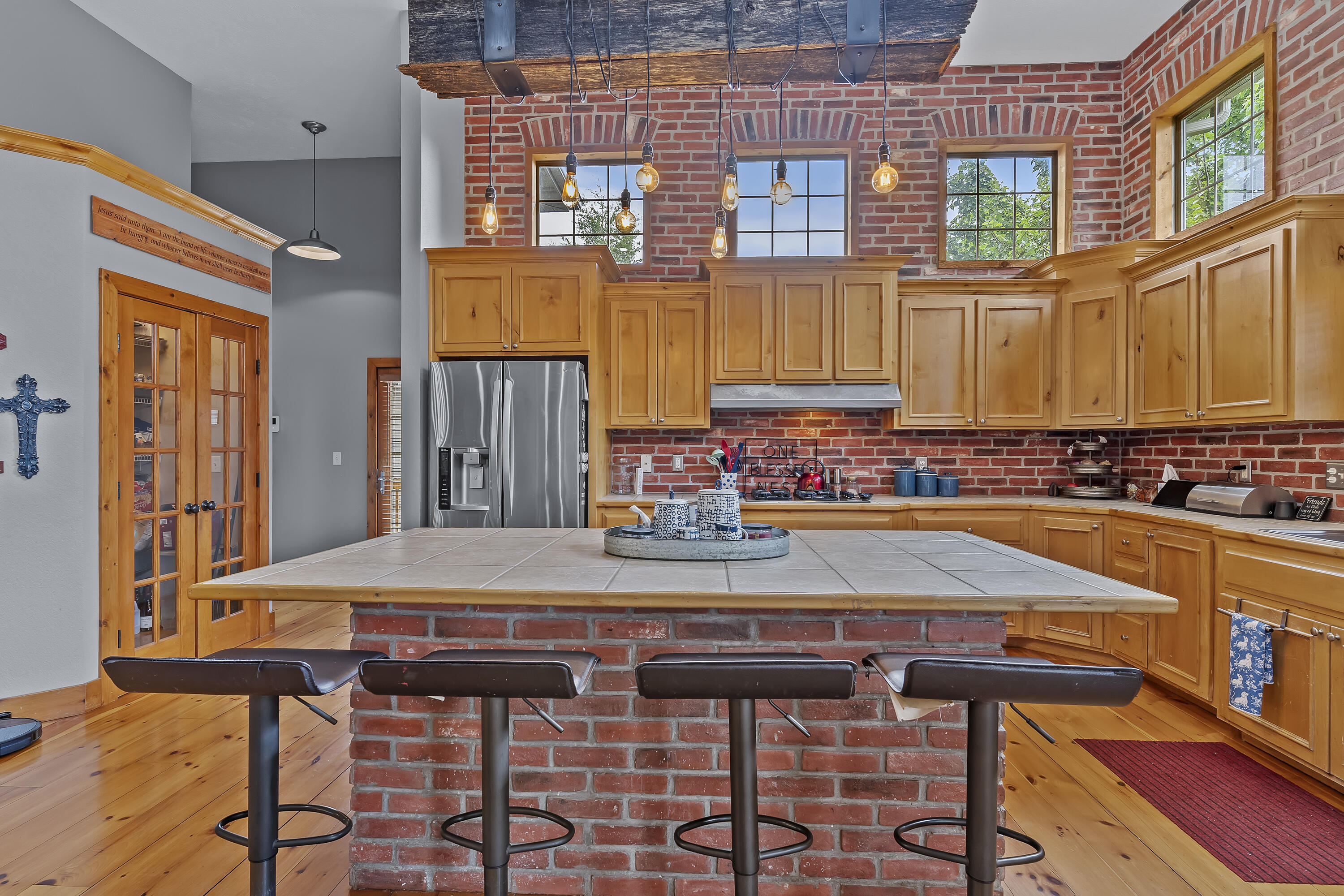 900 East Welch Street Property Photo 12