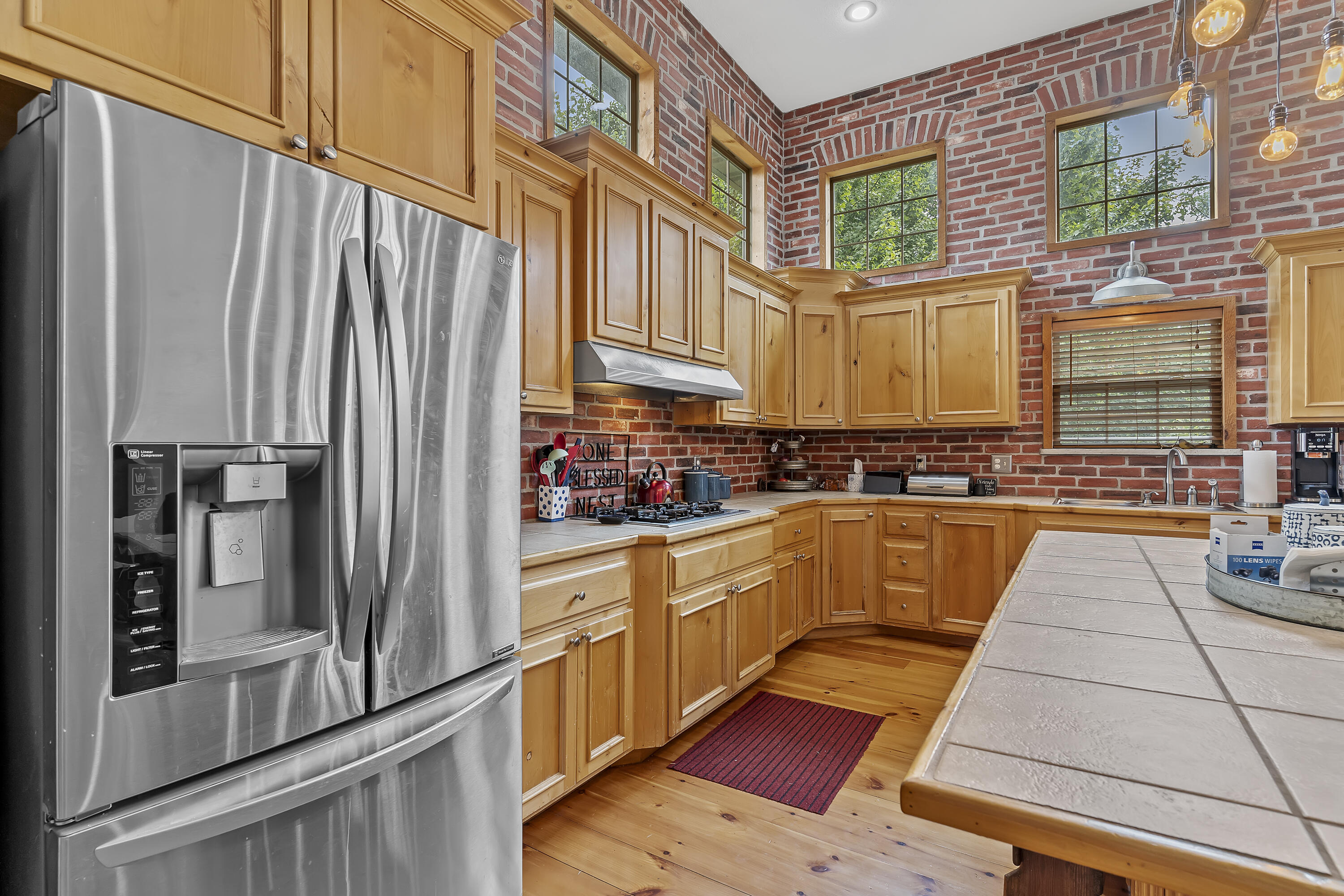 900 East Welch Street Property Photo 14