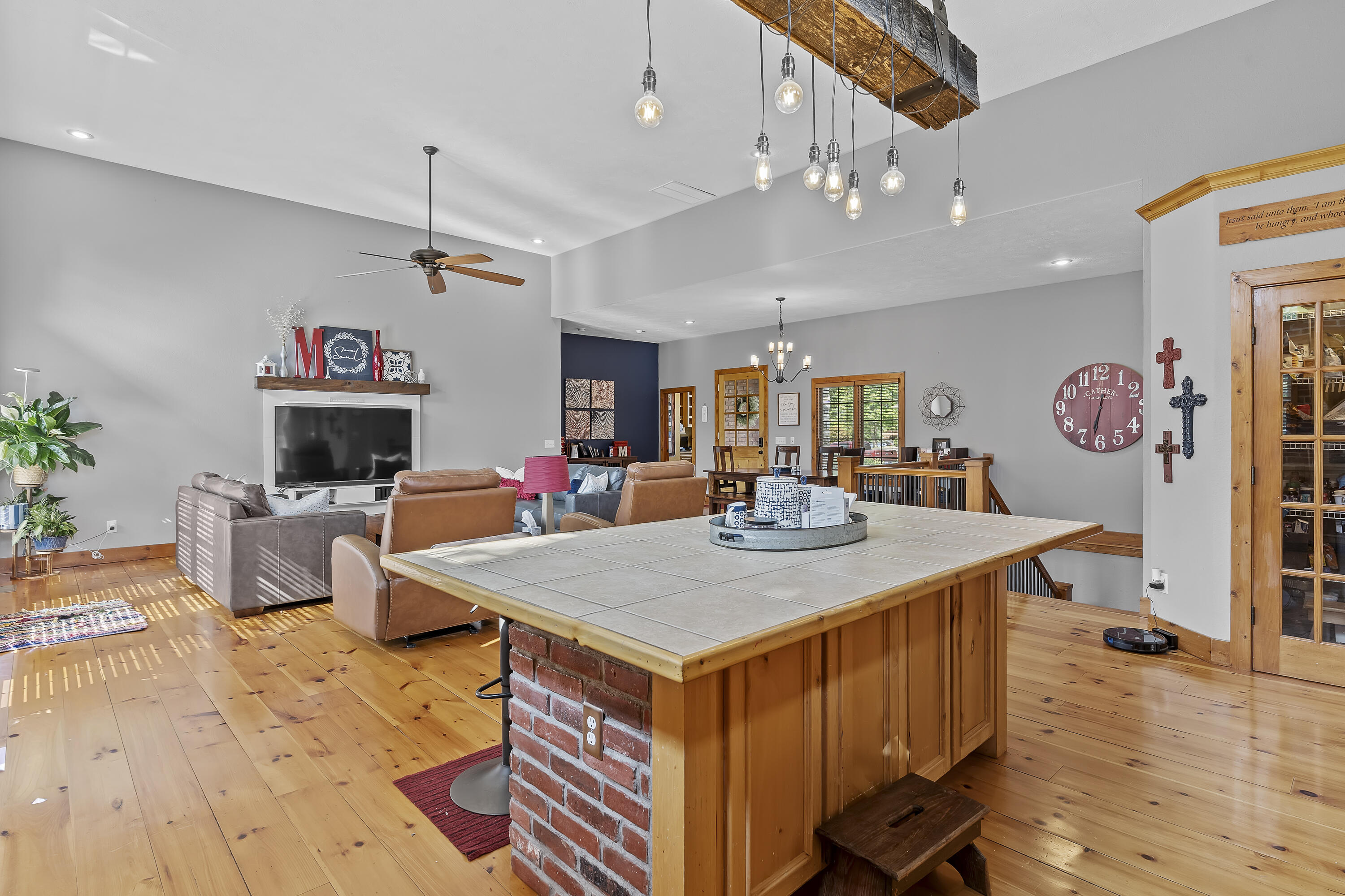 900 East Welch Street Property Photo 16