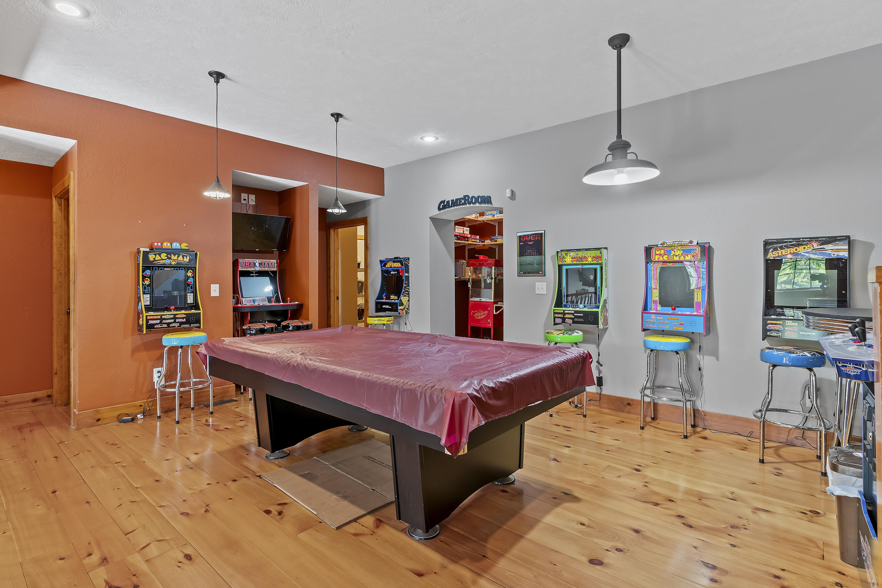 900 East Welch Street Property Photo 32