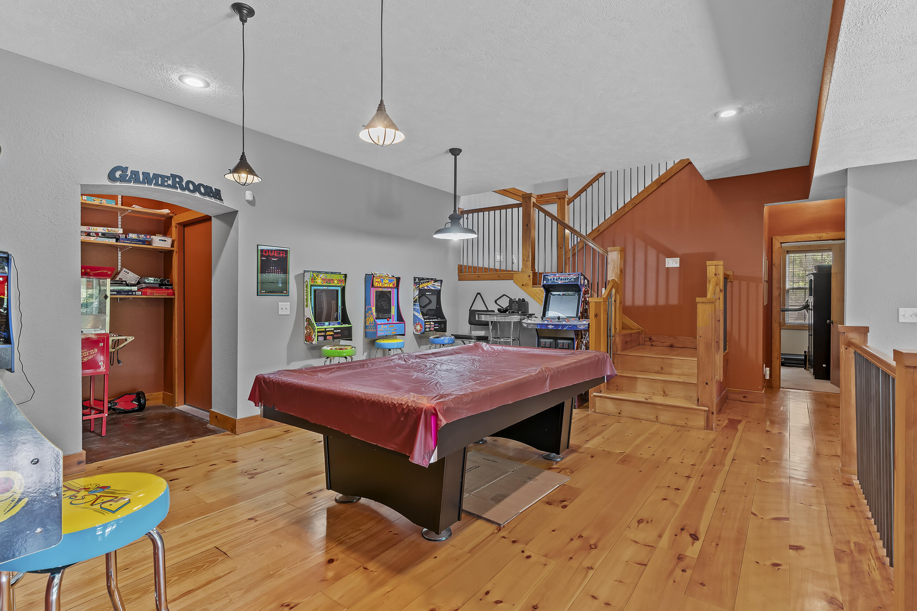 900 East Welch Street Property Photo 33