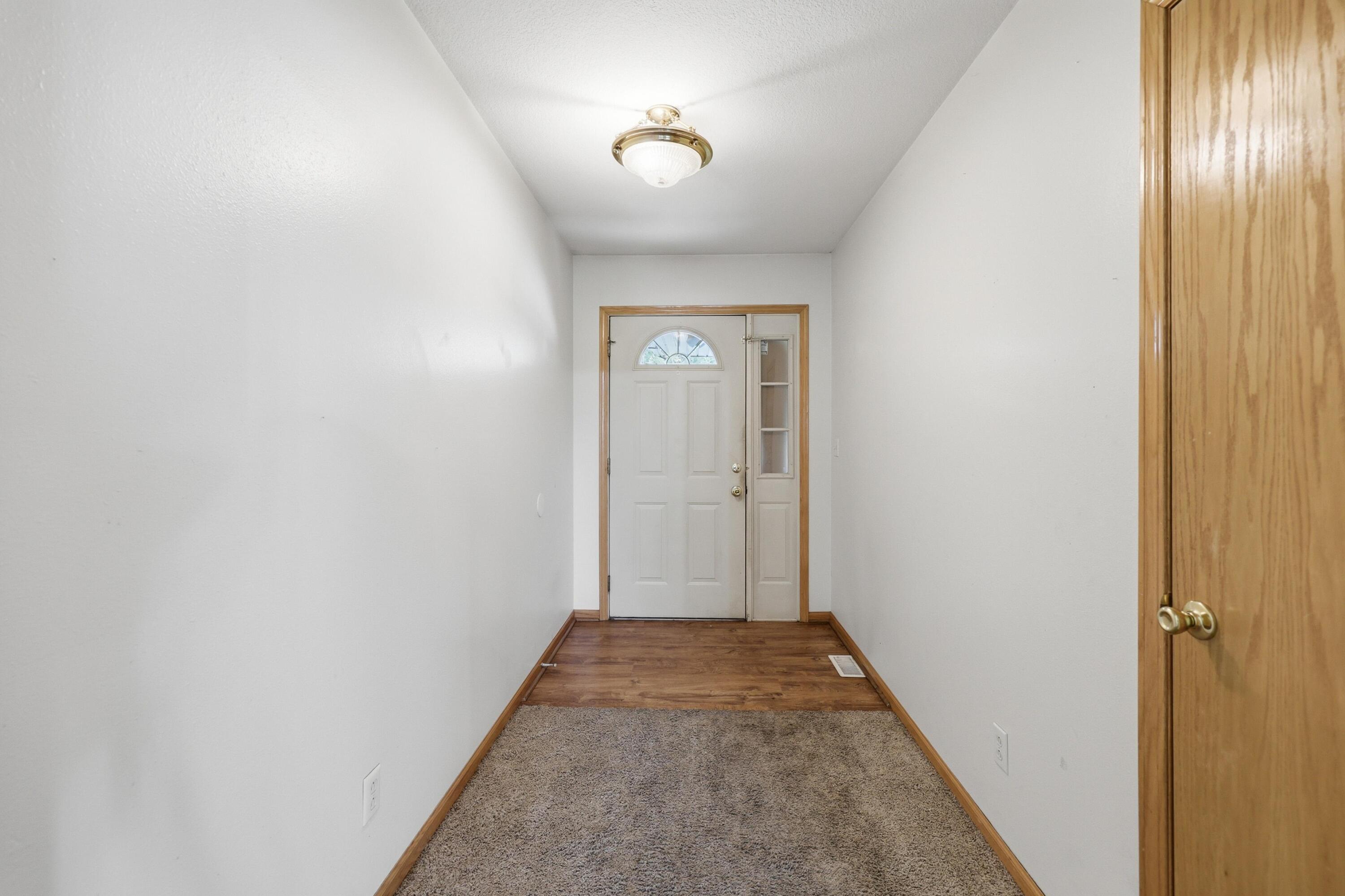 1904 Quincy Street Property Photo 3