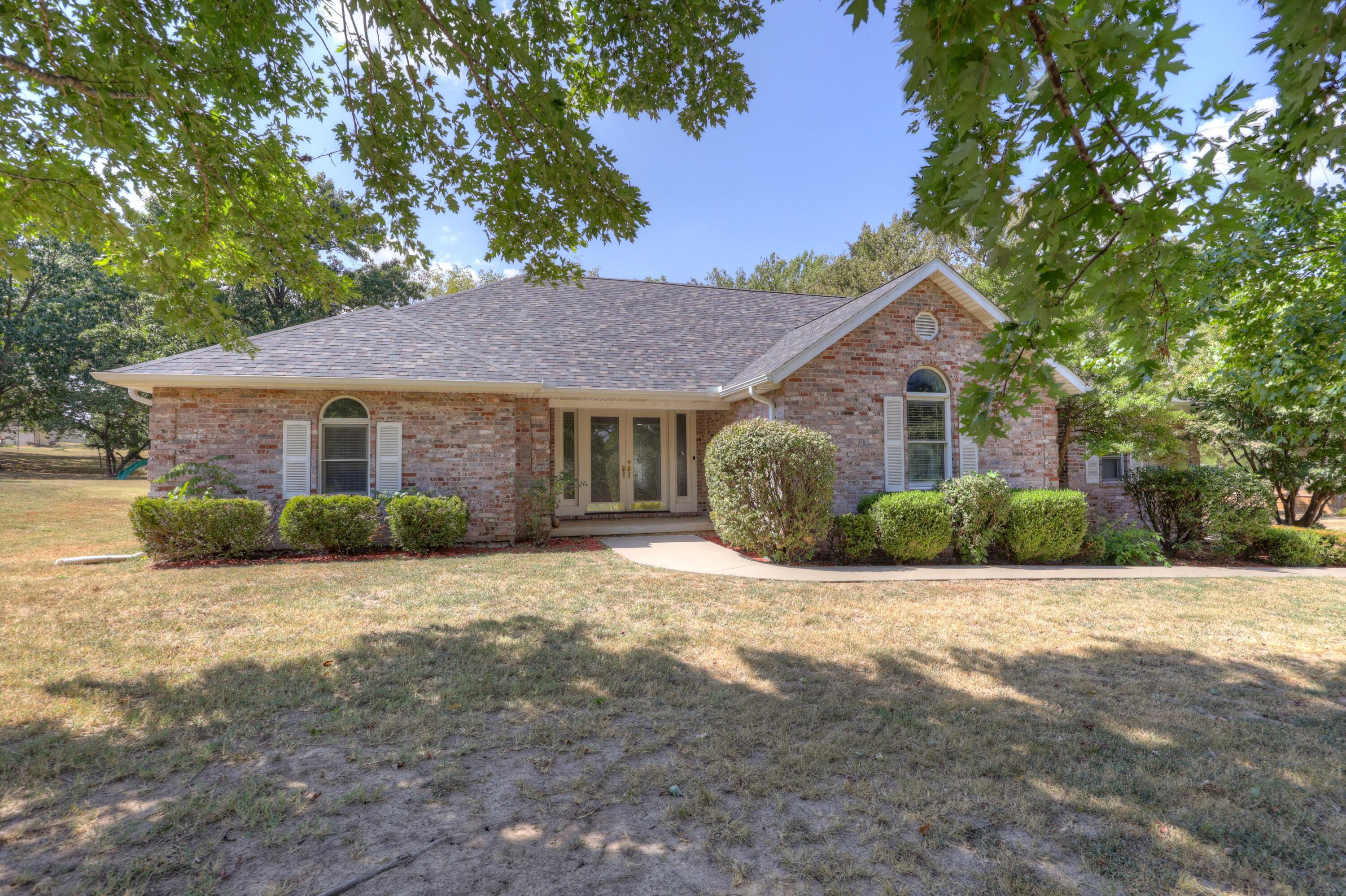 407 Split Rail Drive Property Photo 2