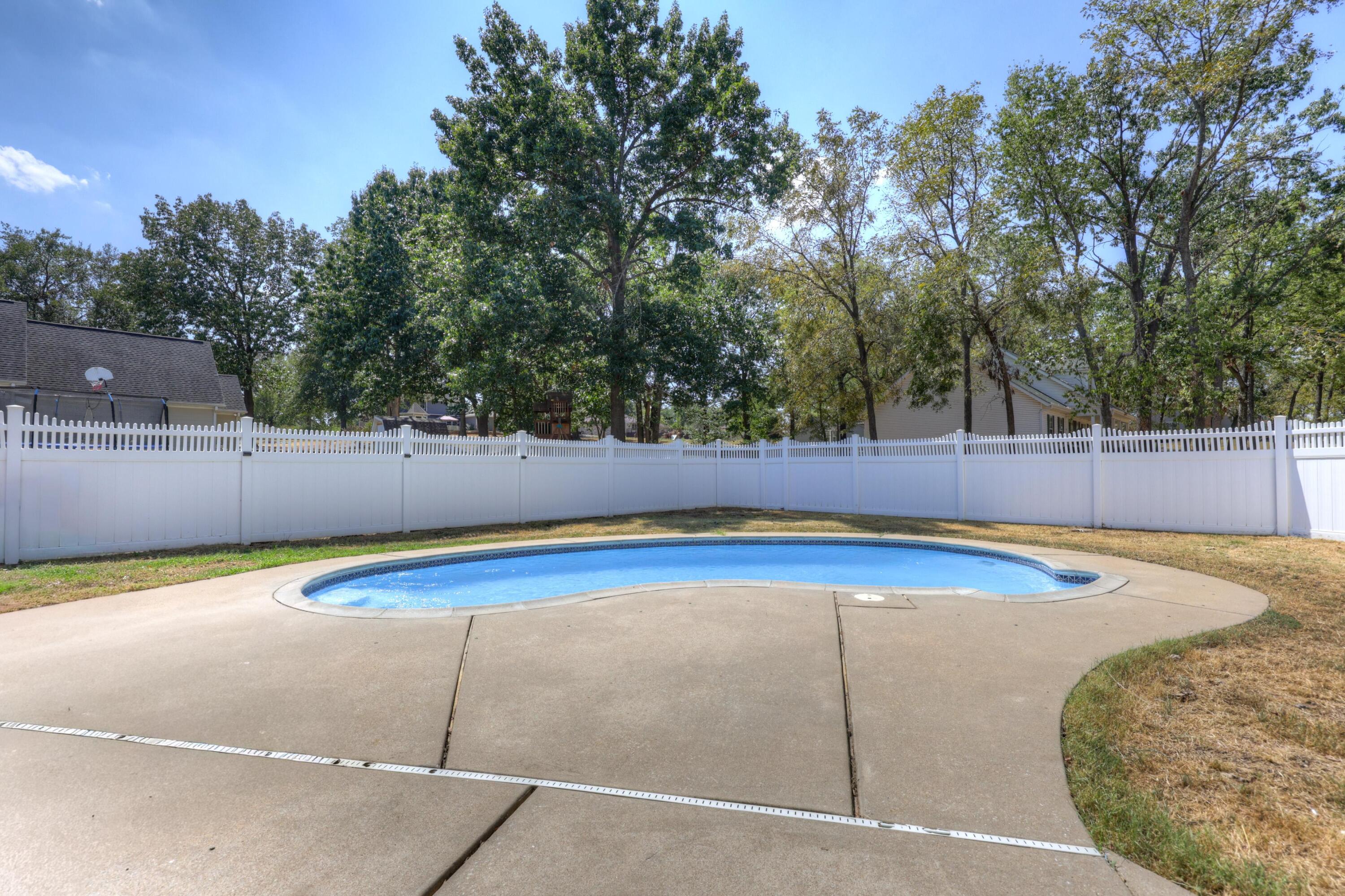 407 Split Rail Drive Property Photo 39