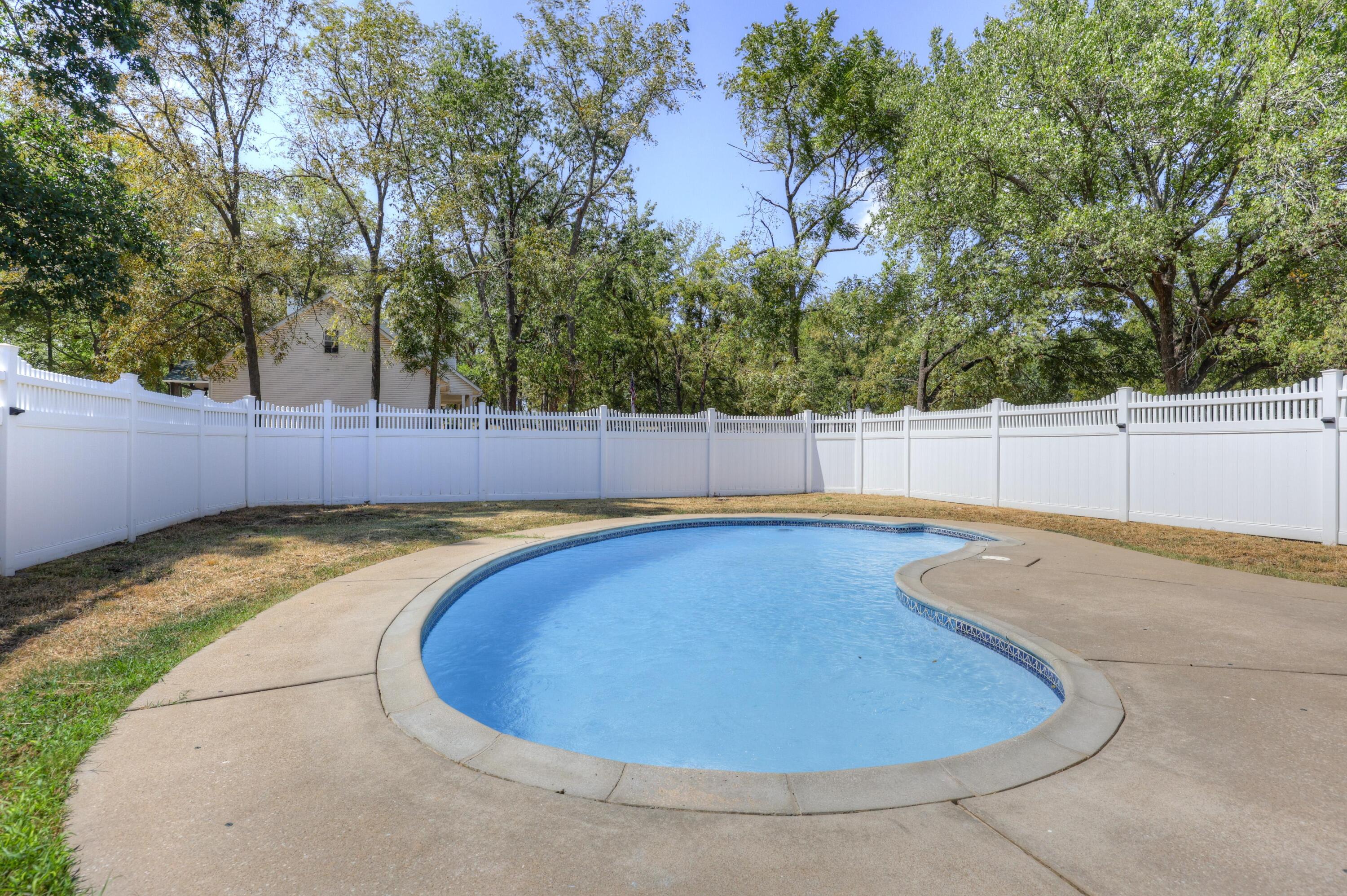 407 Split Rail Drive Property Photo 42