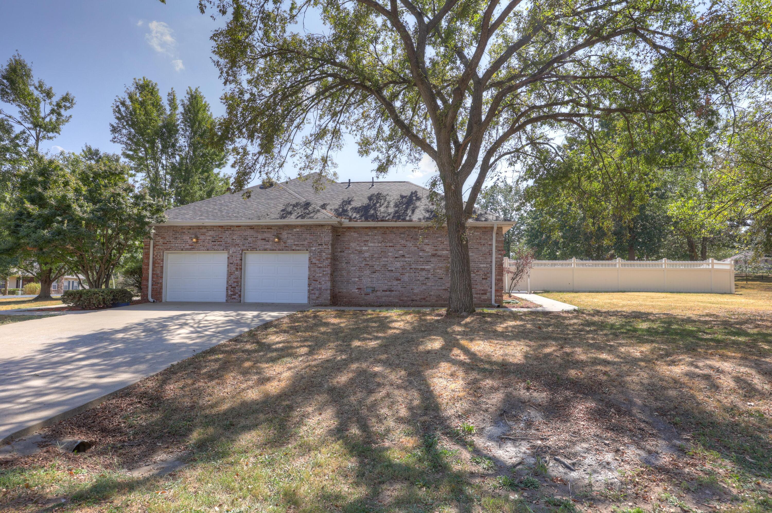 407 Split Rail Drive Property Photo 43